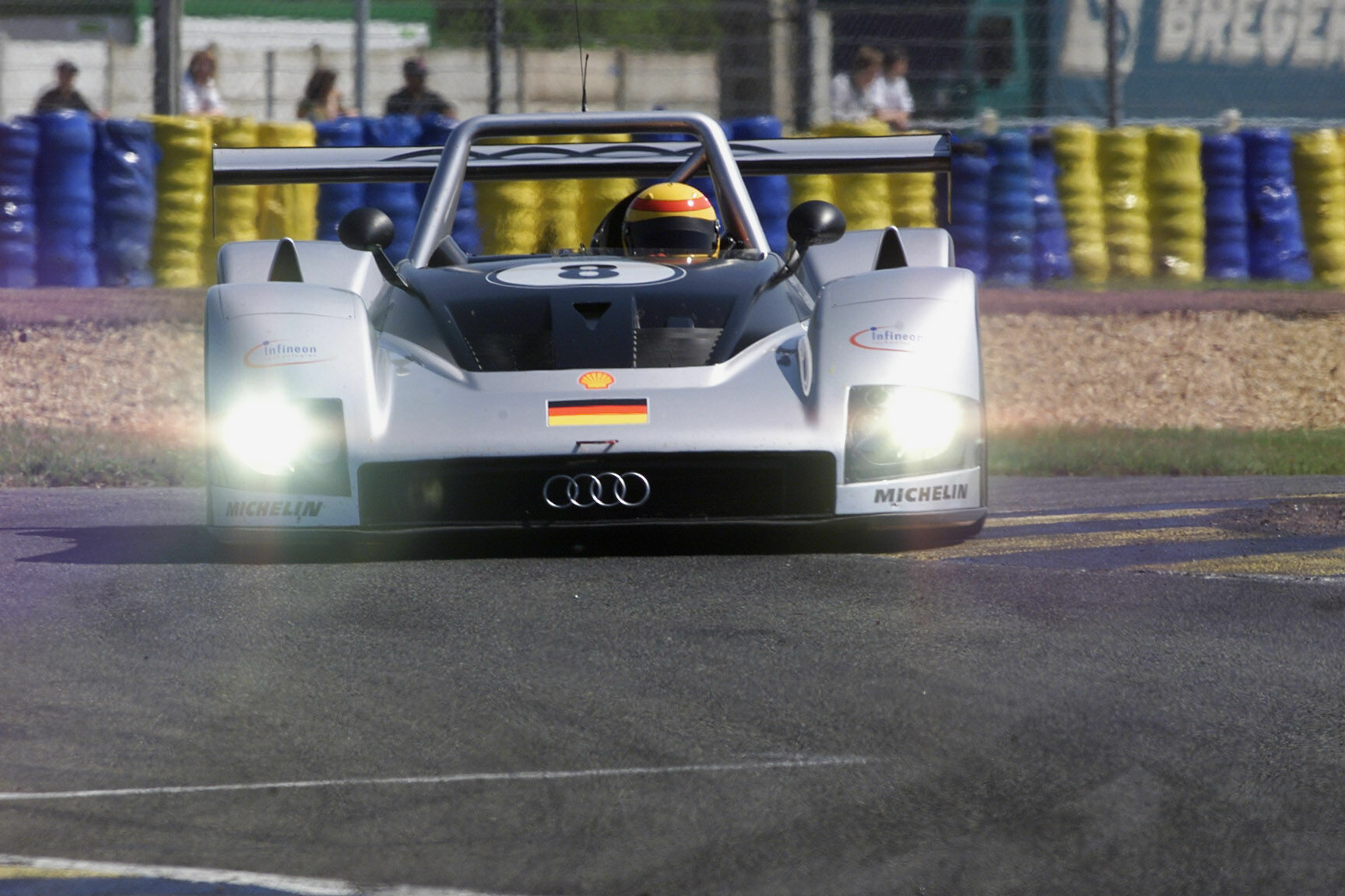 Le Mans 1999 - Audi R8R #8 (Audi Sport Team Joest), Frank Biela (D), Emanuele Pirro (I), Didier Theys (B)