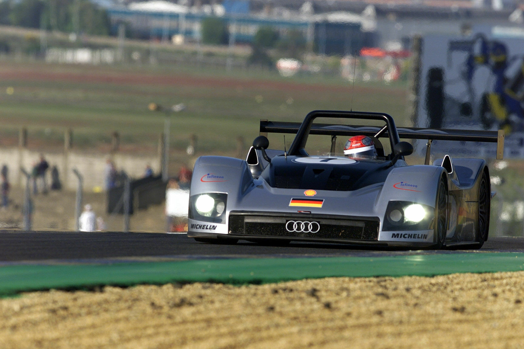 Le Mans 1999 - Audi R8R #7 (Audi Sport Team Joest), Laurent Aiello (F), Michele Alboreto (I), Dindo Capello (I)