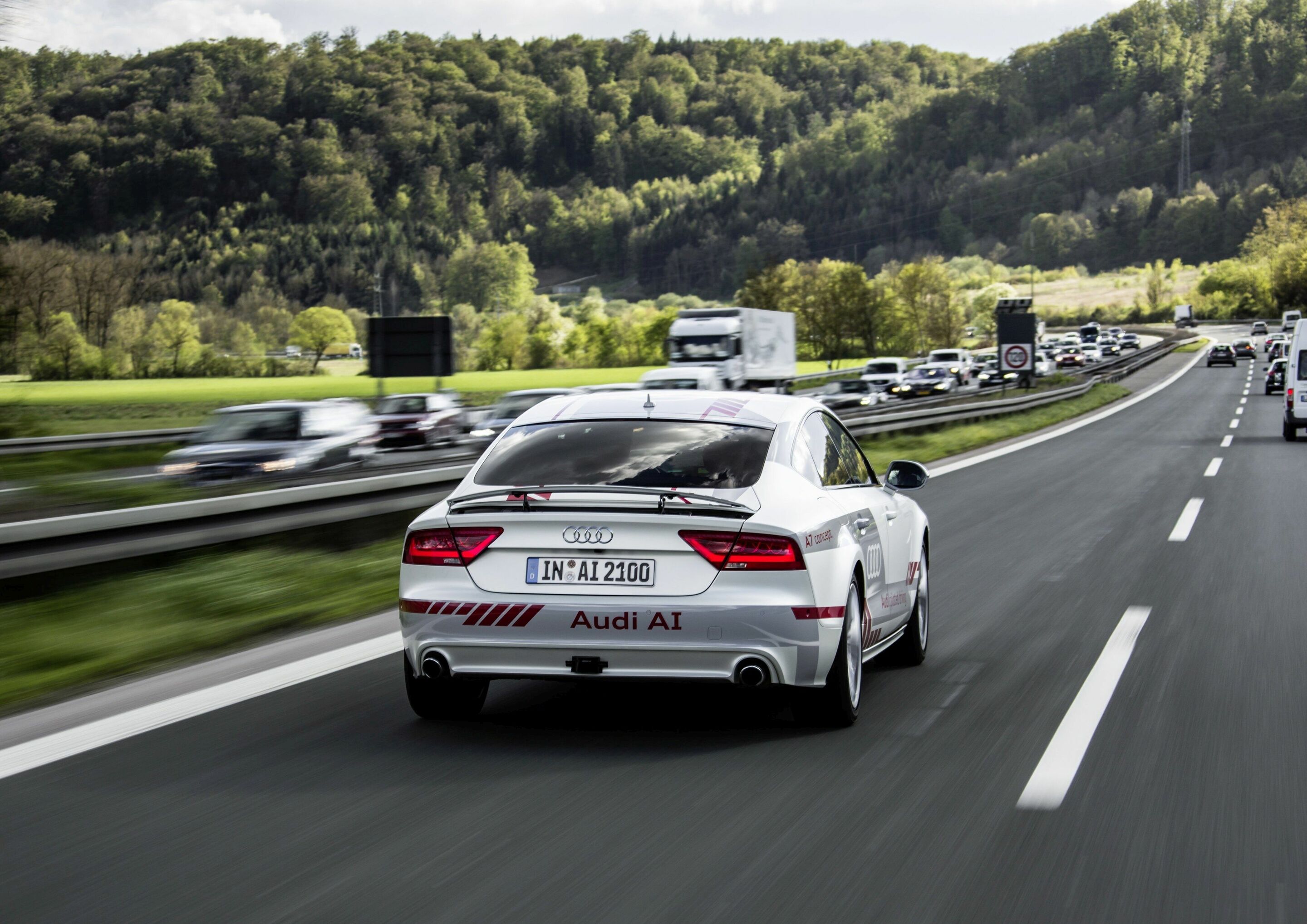 Audi und Johannes-Kepler-Universität Linz gründen Zentrum für Künstliche Intelligenz - Audi und die Johannes-Kepler-Universität Linz gründen das „Audi.JKU deep learning center“. Gemeinsam wollen die Partner Künstliche Intelligenz für den Einsatz im Auto...