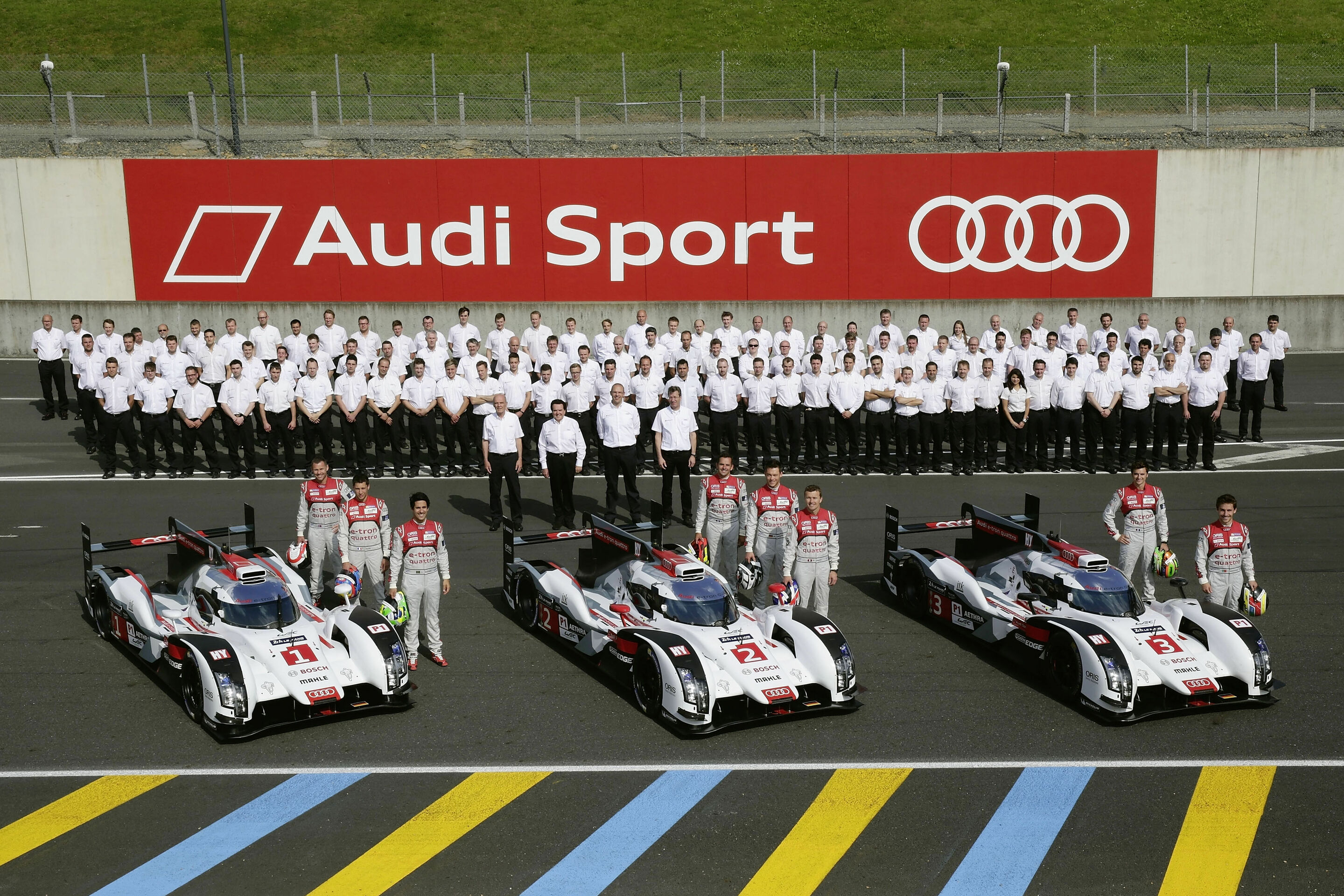 Audi mit verbrauchsgünstigstem Antrieb in Le Mans - Audi tritt seit 1999 in Le Mans an, um mit technologischen Innovationen sportliche Erfolge zu erzielen. Noch nie war ein LMP1-Rennwagen mit den Vier Ringen so leicht, so sparsam und so effizient wie...