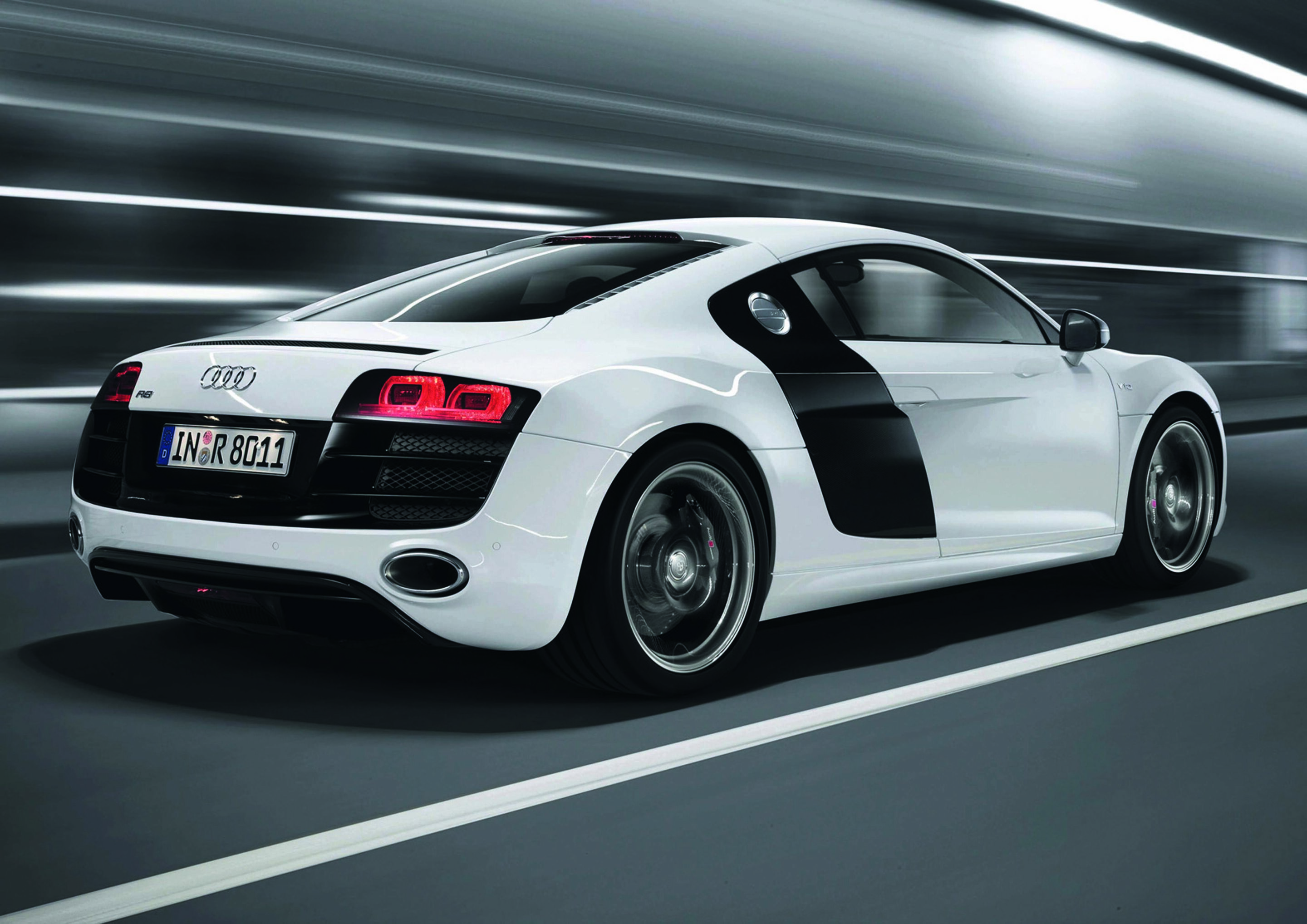 Anniversary magazine History - Audi R8 5.2 FSI