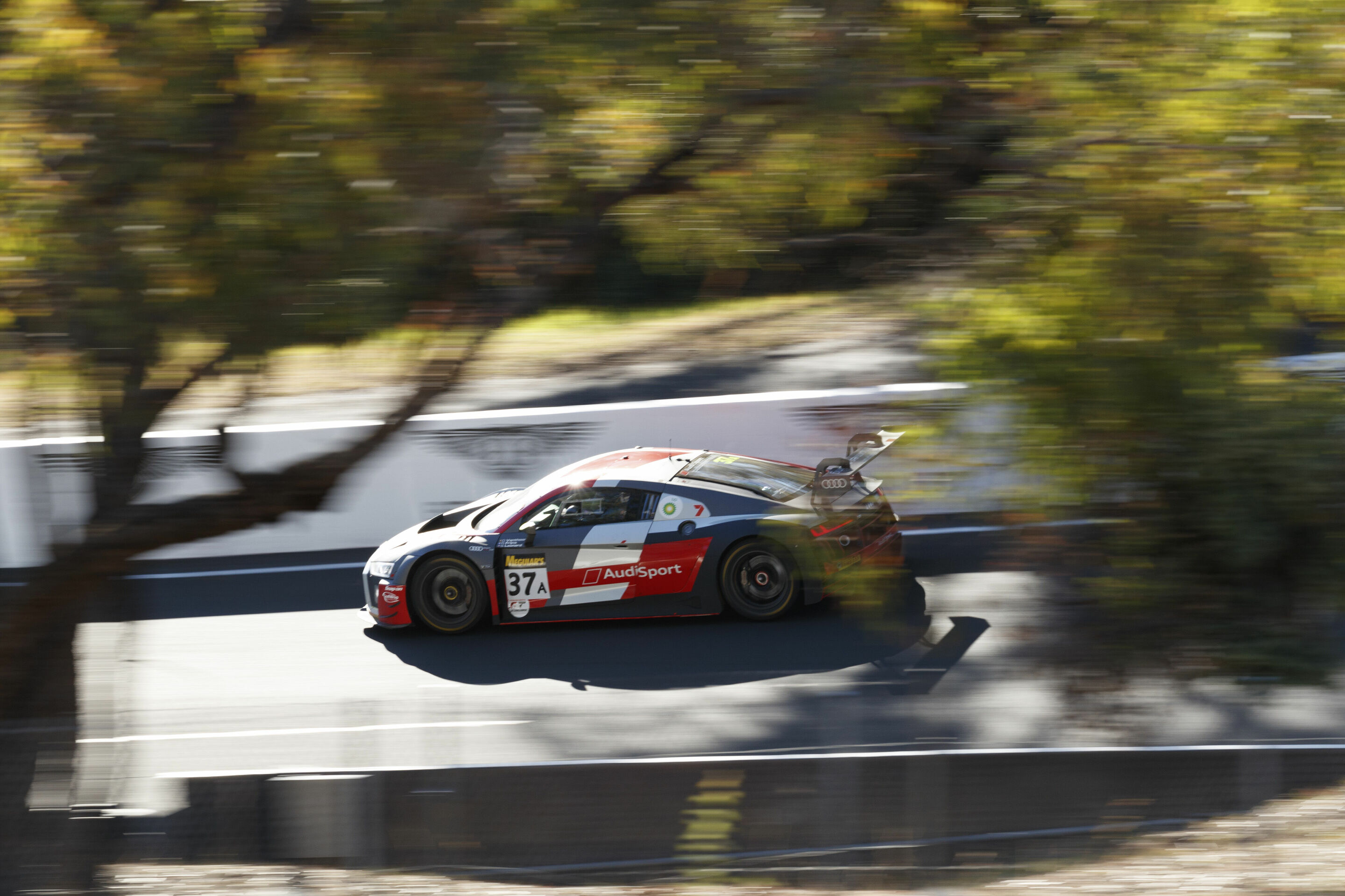 12h Bathurst 2018 - Audi R8 LMS #37 (Audi Sport Team WRT), Robin Frijns/Stuart Leonard/Dries Vanthoor