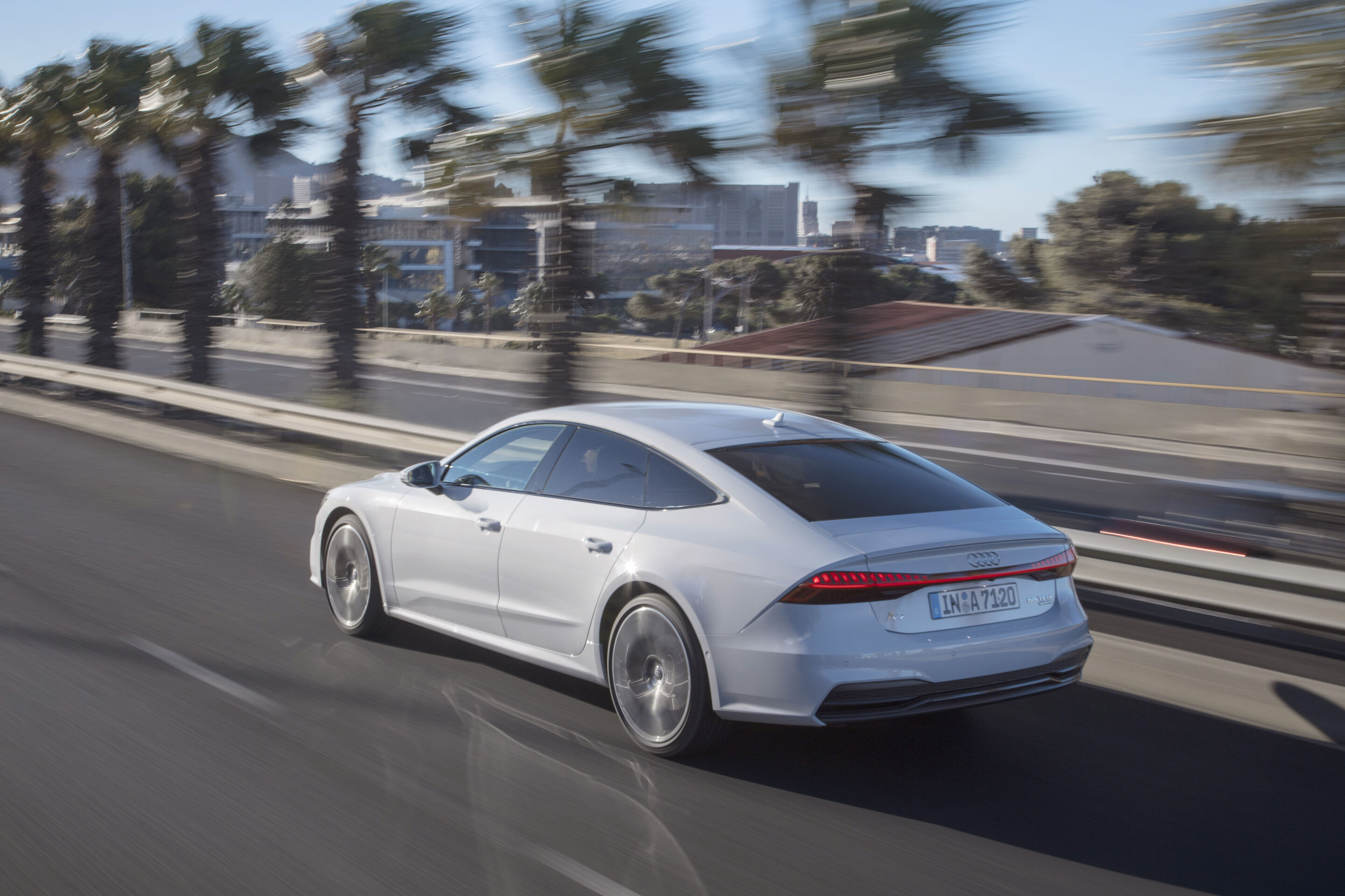 Audi A7 Sportback (until 2025) - Dynamic photo, 
Colour: Suzuka grey