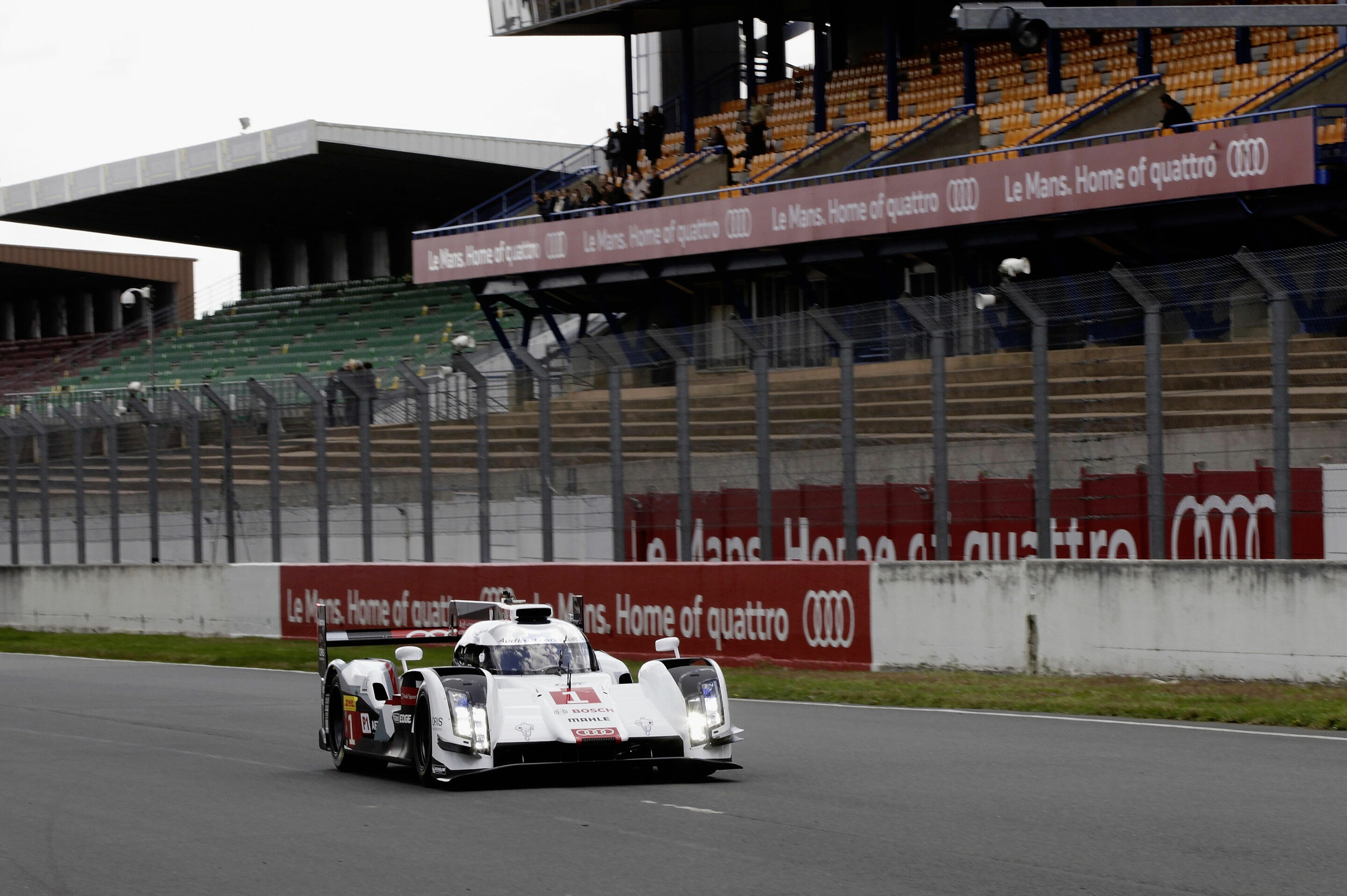 Audi R18 e-tron quattro ready for official test day at Le Mans - June 1 is the day of the ‘dress rehearsal’ for the new generation of the Audi R18 e-tron quattro. The official test day at Le Mans has traditionally been the only opportunity for all the...