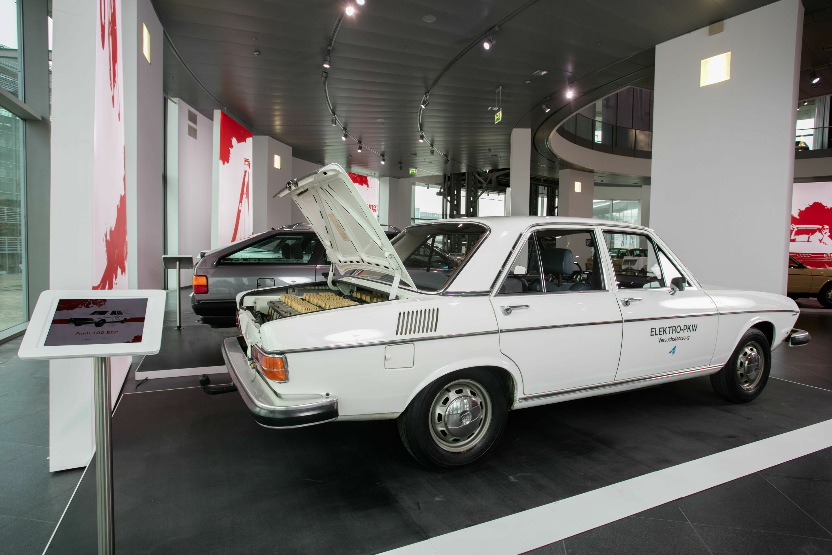 „Von Null auf 100“ im Audi museum mobile - Von Null auf 100