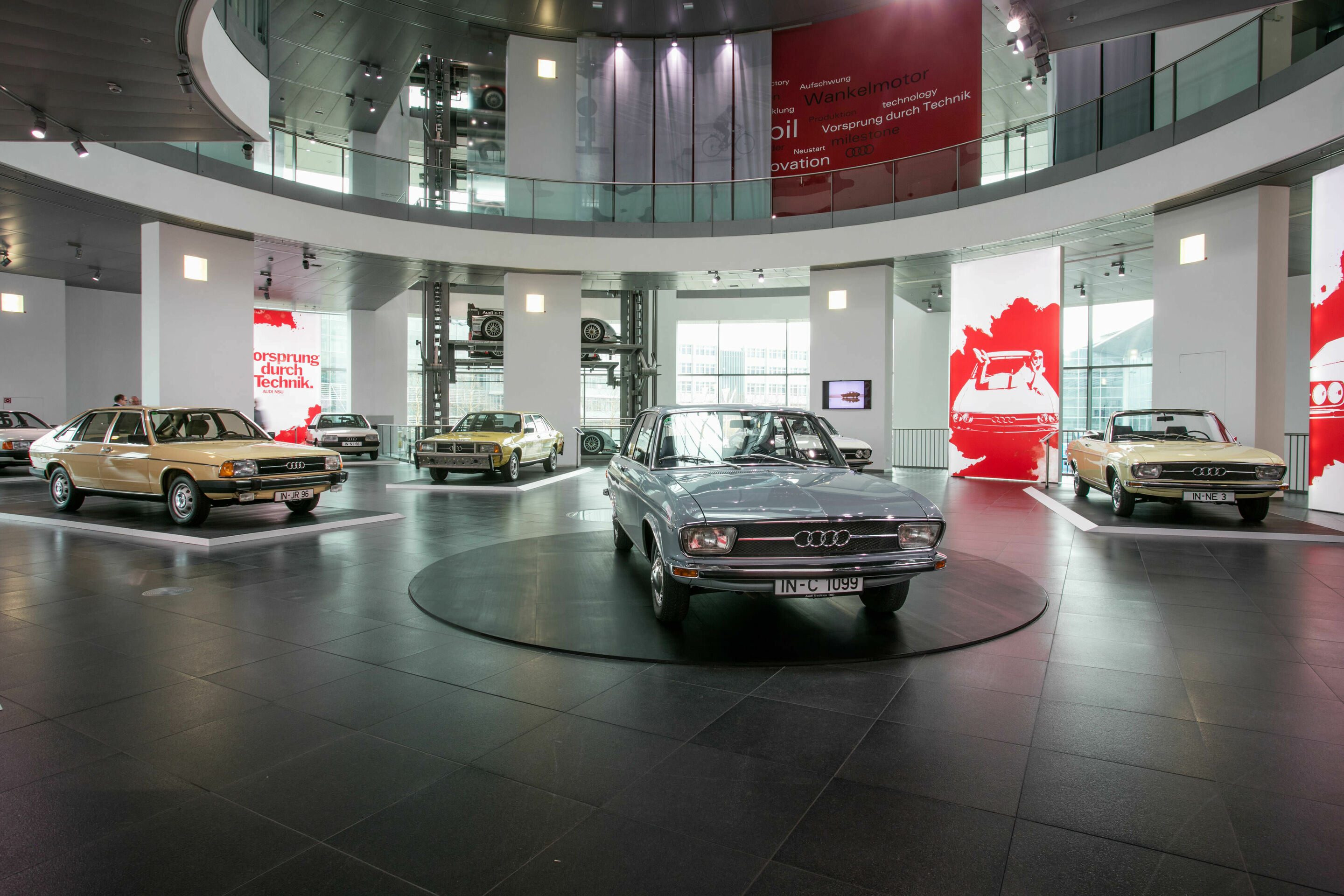 "From 0 to 100" at Audi museum mobile - From 0 to 100