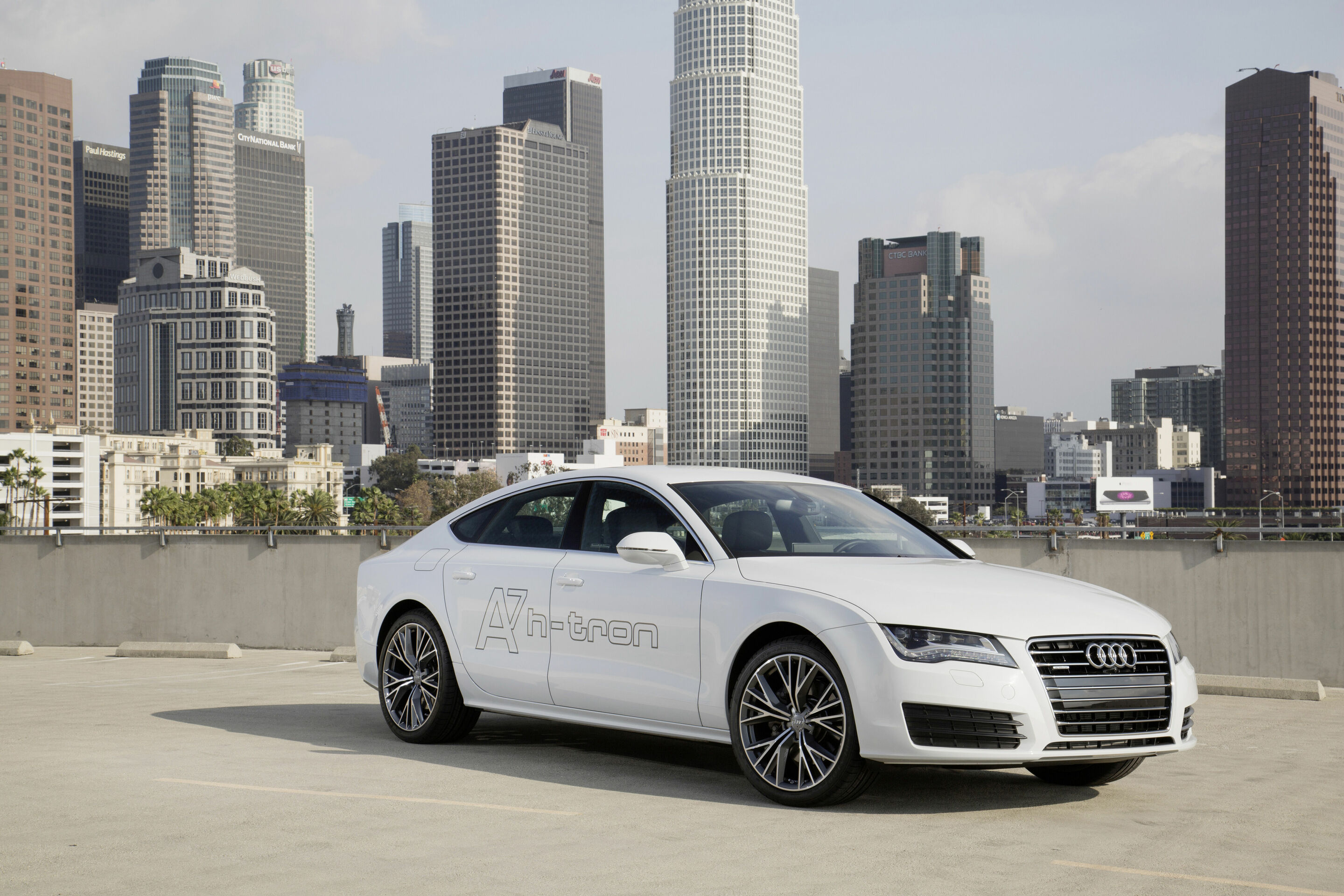 Audi A7 Sportback h-tron (Technikträger) (2014) - Static photo 

Colour: Ibis White