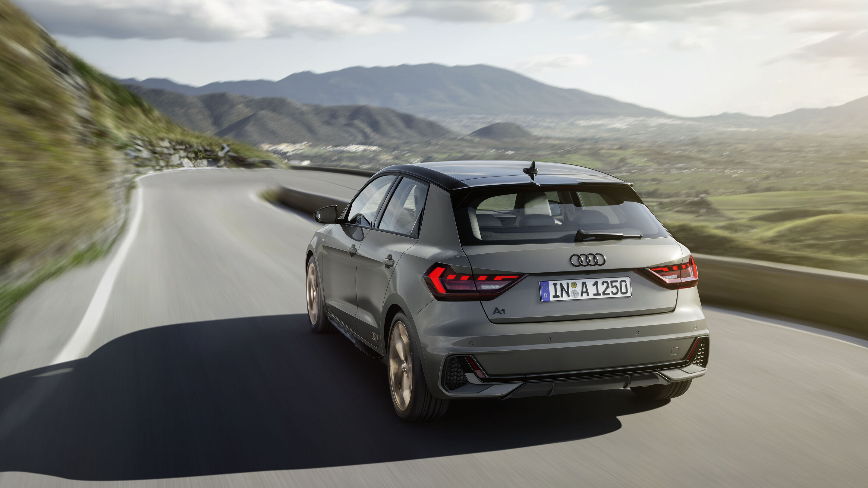 Audi A1 Sportback (until 2026) - Dynamic photo
Colour: Chronos Grey