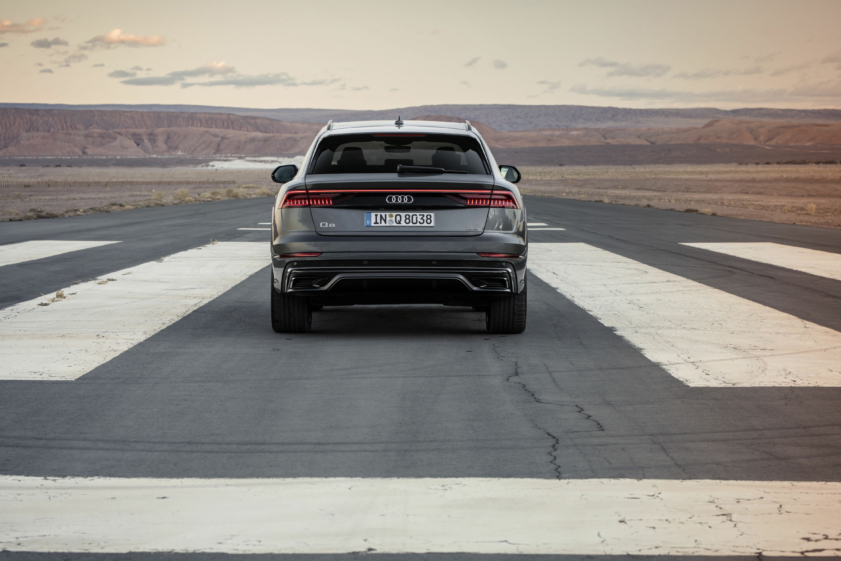 Audi Q8 - Standaufnahme,
Farbe: Daytonagrau