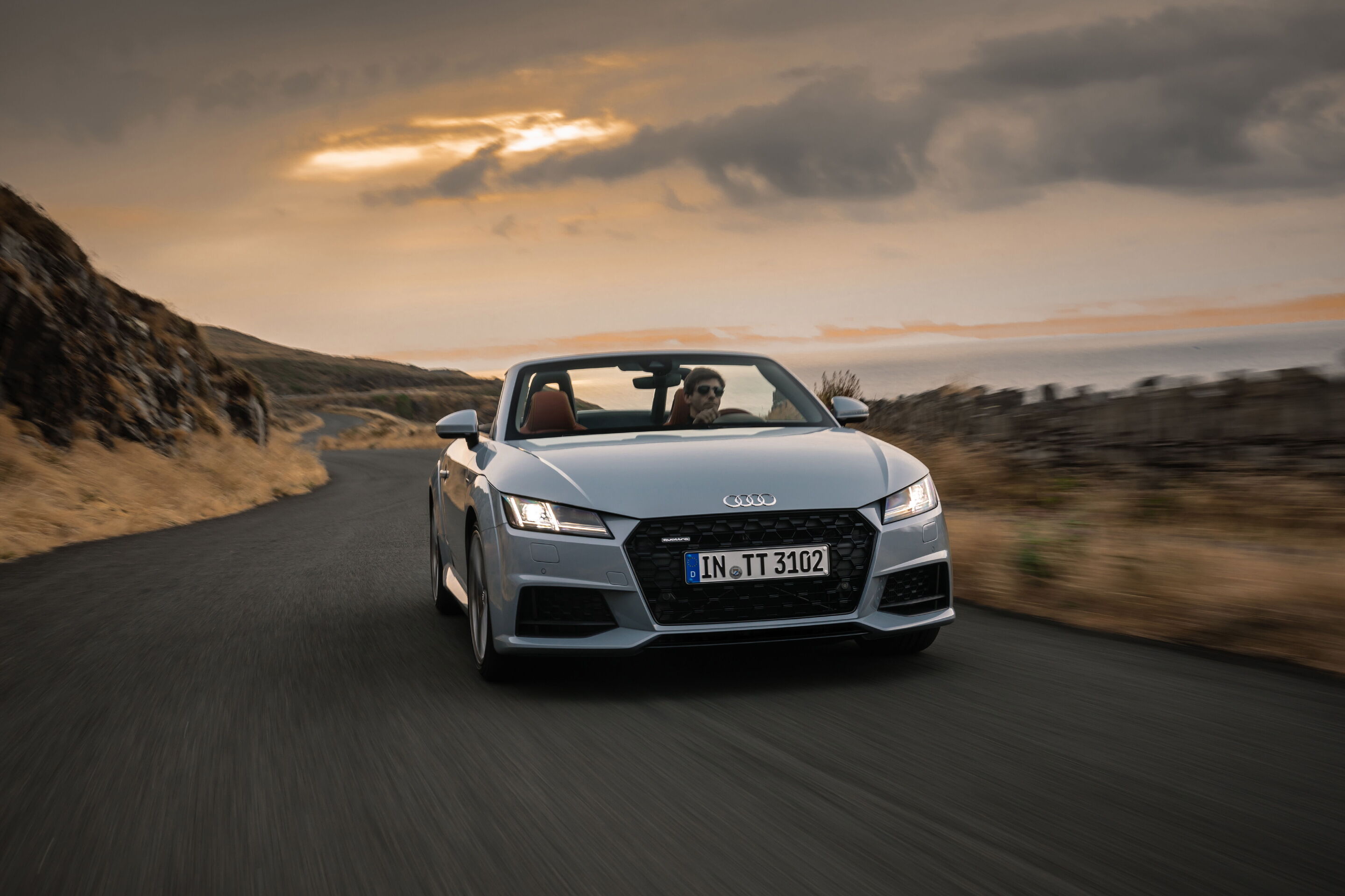 „TT 20 years“ (until 2023) - Dynamic photo,
Colour: Arrow gray