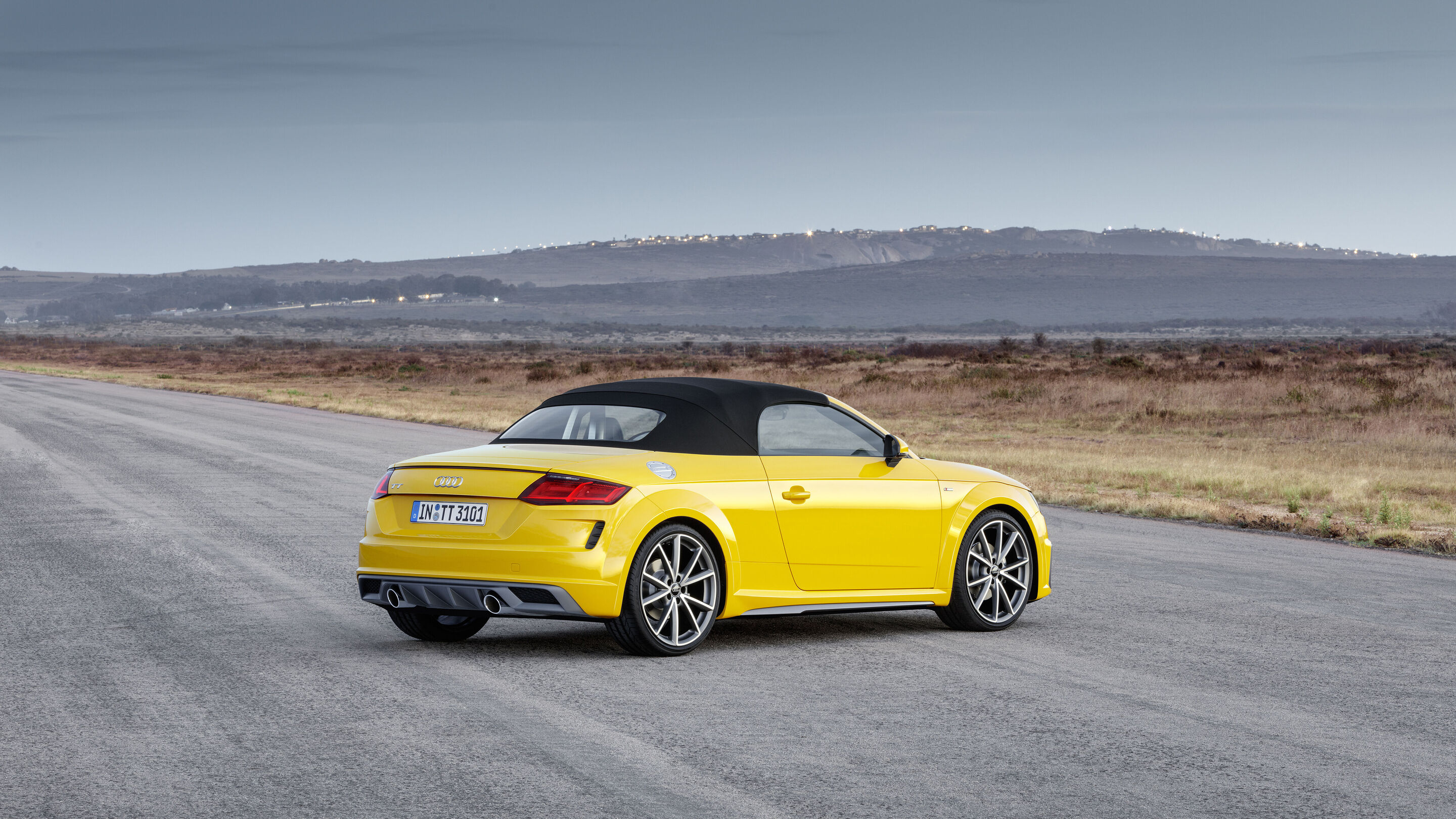 Audi TT Roadster  (until 2023) - Static photo,
Colour: Vegas yellow
