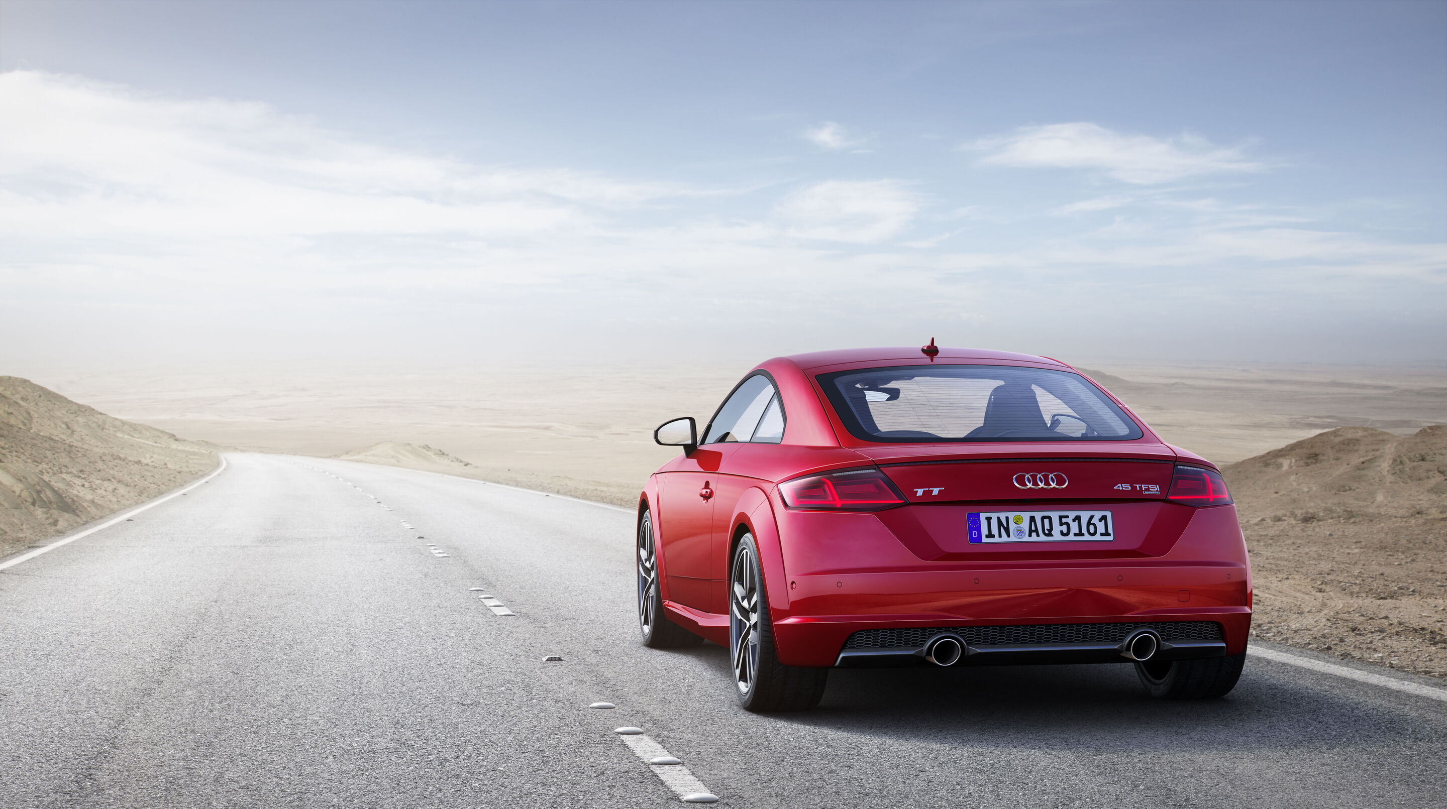 Audi TT Coupé (bis 2023) - Standaufnahme,
Farbe: Tangorot