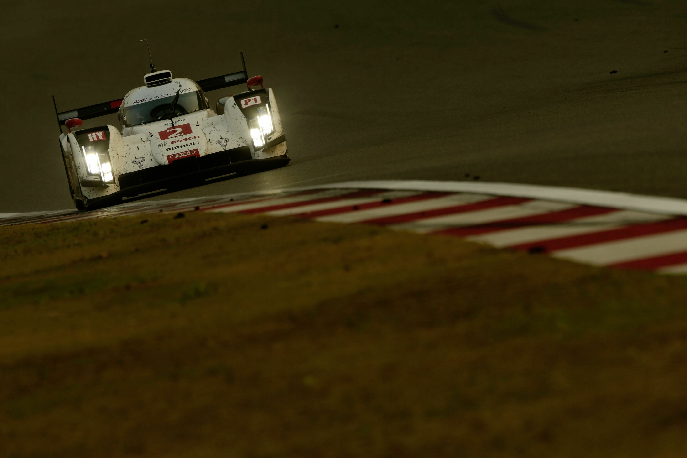 Audi scores 22 points in battle for WEC title in China - Audi just missed out on a podium place in round six of the FIA World Endurance Championship (WEC) at Shanghai. Marcel Fässler/André Lotterer/Benoît Tréluyer (CH/D/F) in the best Audi R18 e-tron...