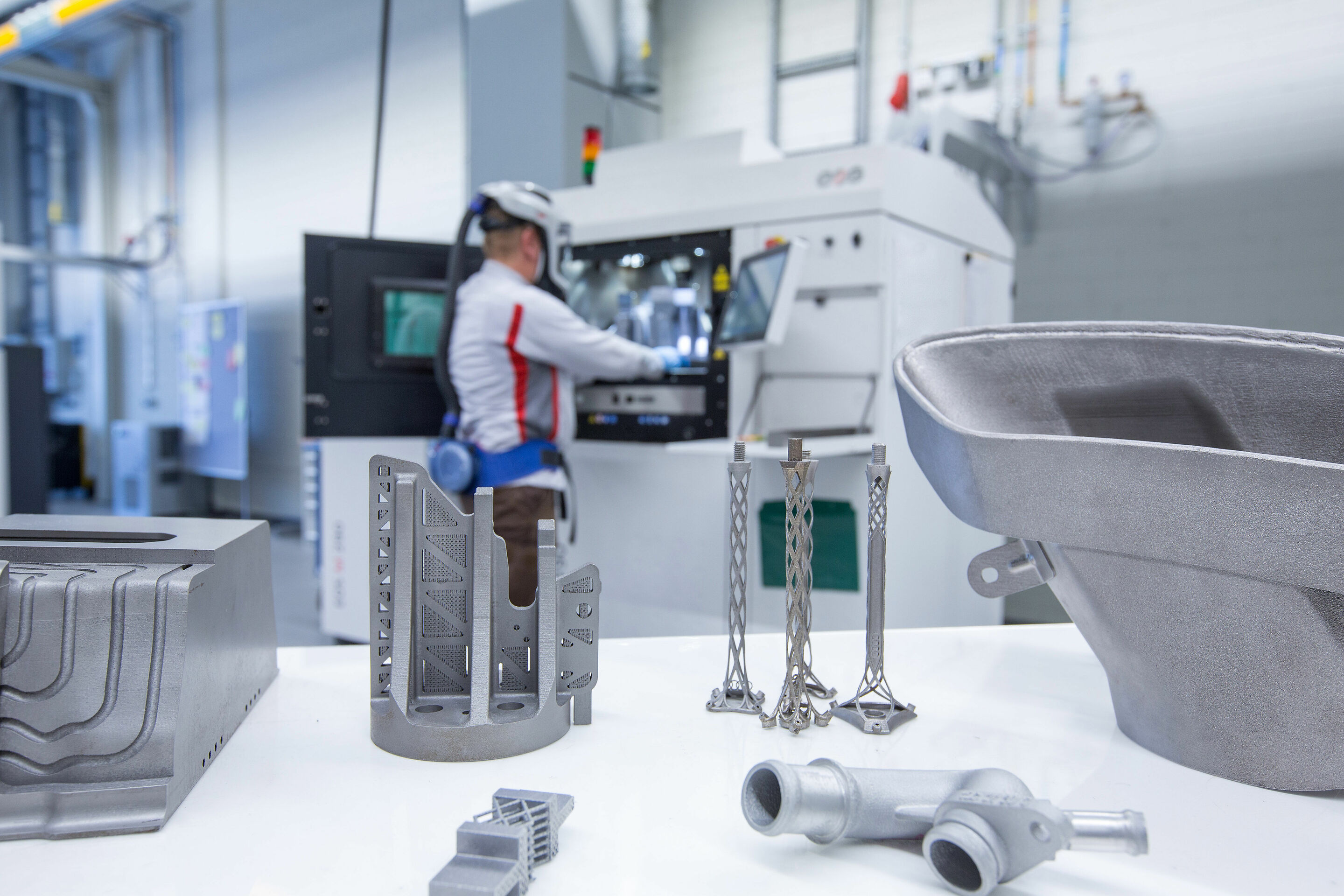 Metal 3D printing at Audi - In the Metal 3D Printing Center Audi’s toolmaking and technological development experts manufacture steel and aluminum parts from metal powder using the laser melting process. In principle, all metals that can be welded are...