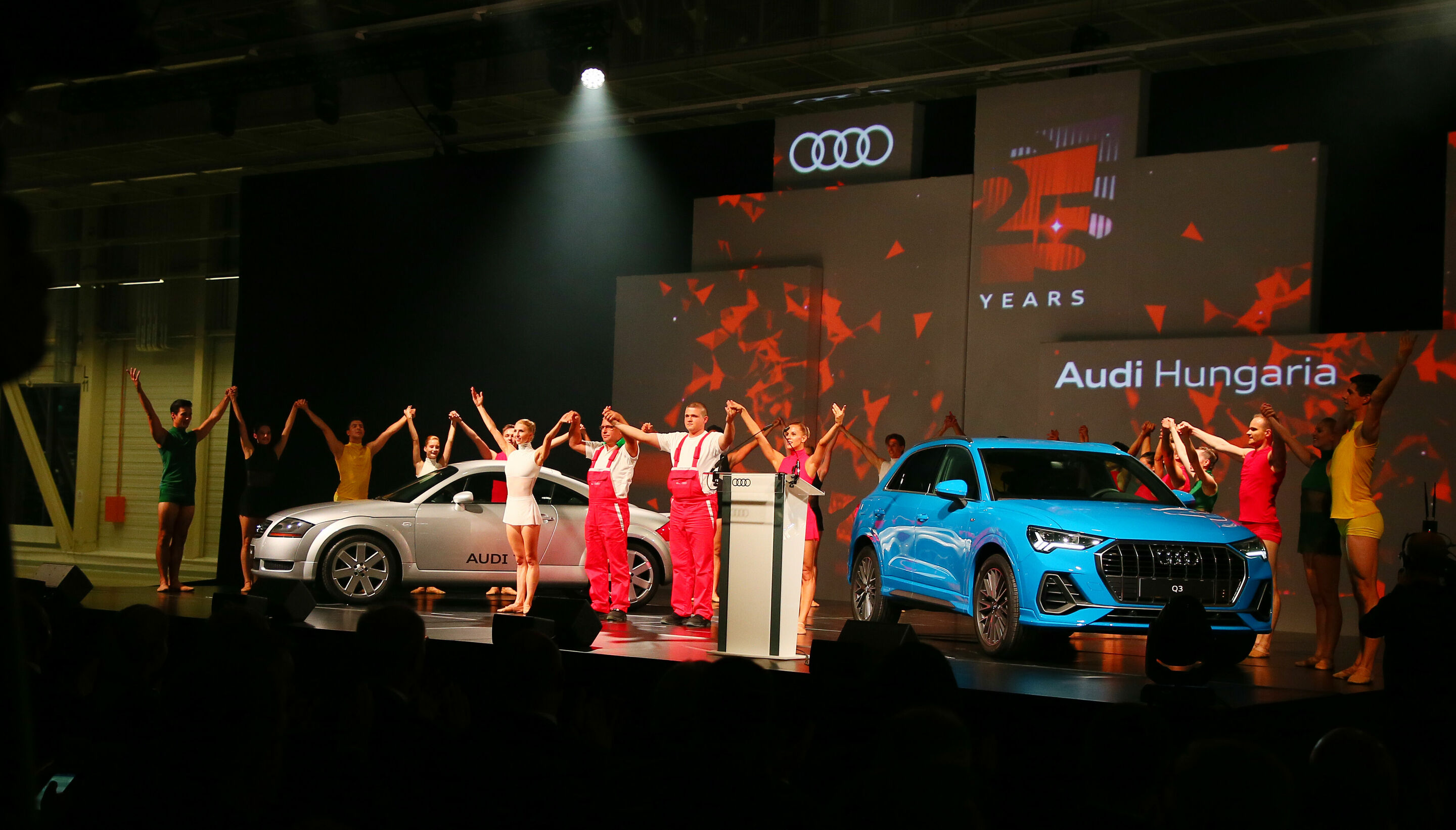 Audi feiert 25 jährige Erfolgsgeschichte in Ungarn - Audi Hungaria hat sich seit der Gründung im Jahr 1993 zum größten Motorenwerk und einem der innovativsten Automobilwerke der Welt entwickelt. Der Standort in Györ fertigt unter anderem den neuen Audi...