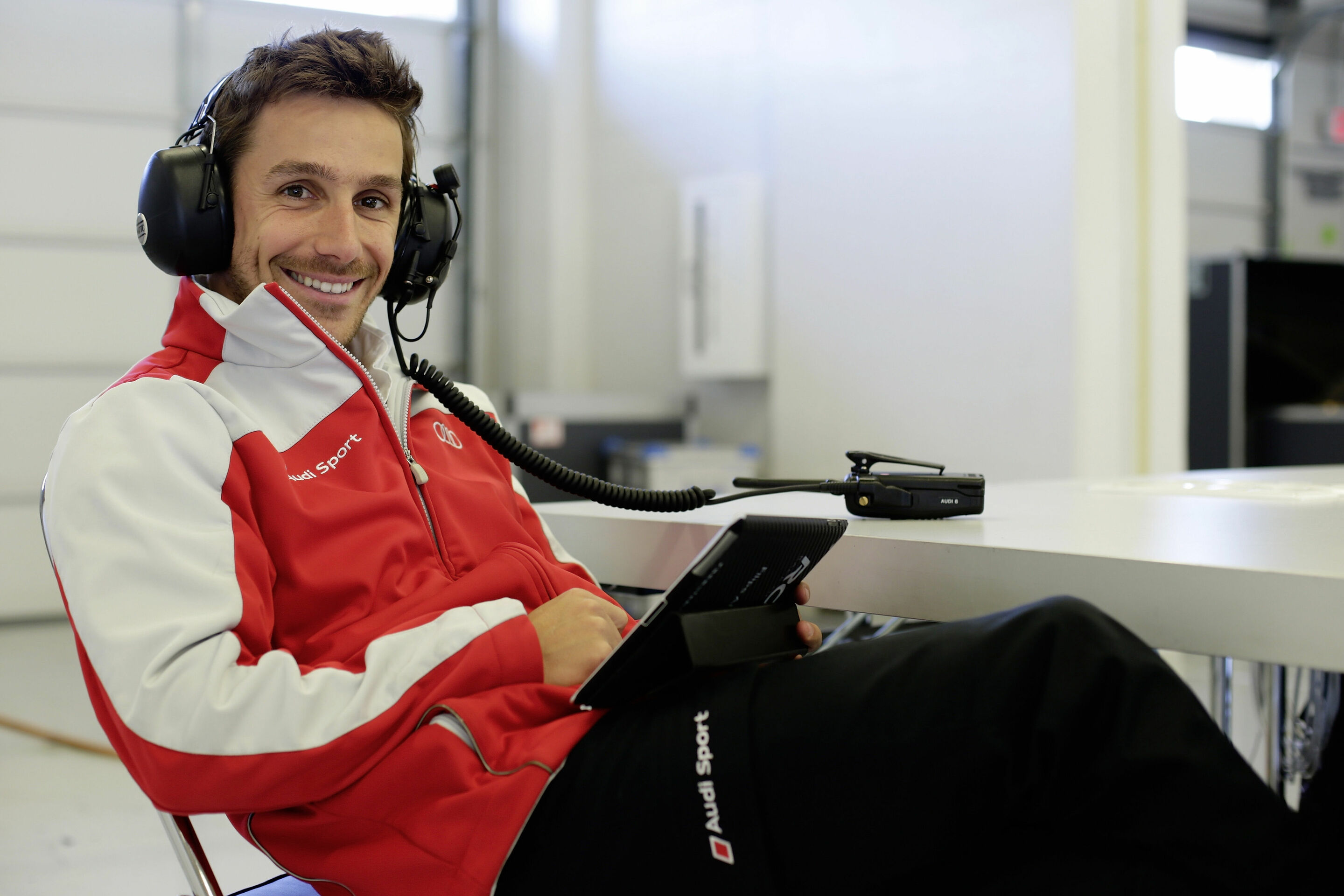 WEC-Vorfreude bei Audi-Pilot Filipe Albuquerque - Audi-Werksfahrer Filipe Albuquerque (Portugal) steht vor einer großen Herausforderung: Er wechselt von den Tourenwagen auf die Langstrecke. Seinen ersten Einsatz im Diesel-Hybrid-Sportwagen Audi R18 e-tron...