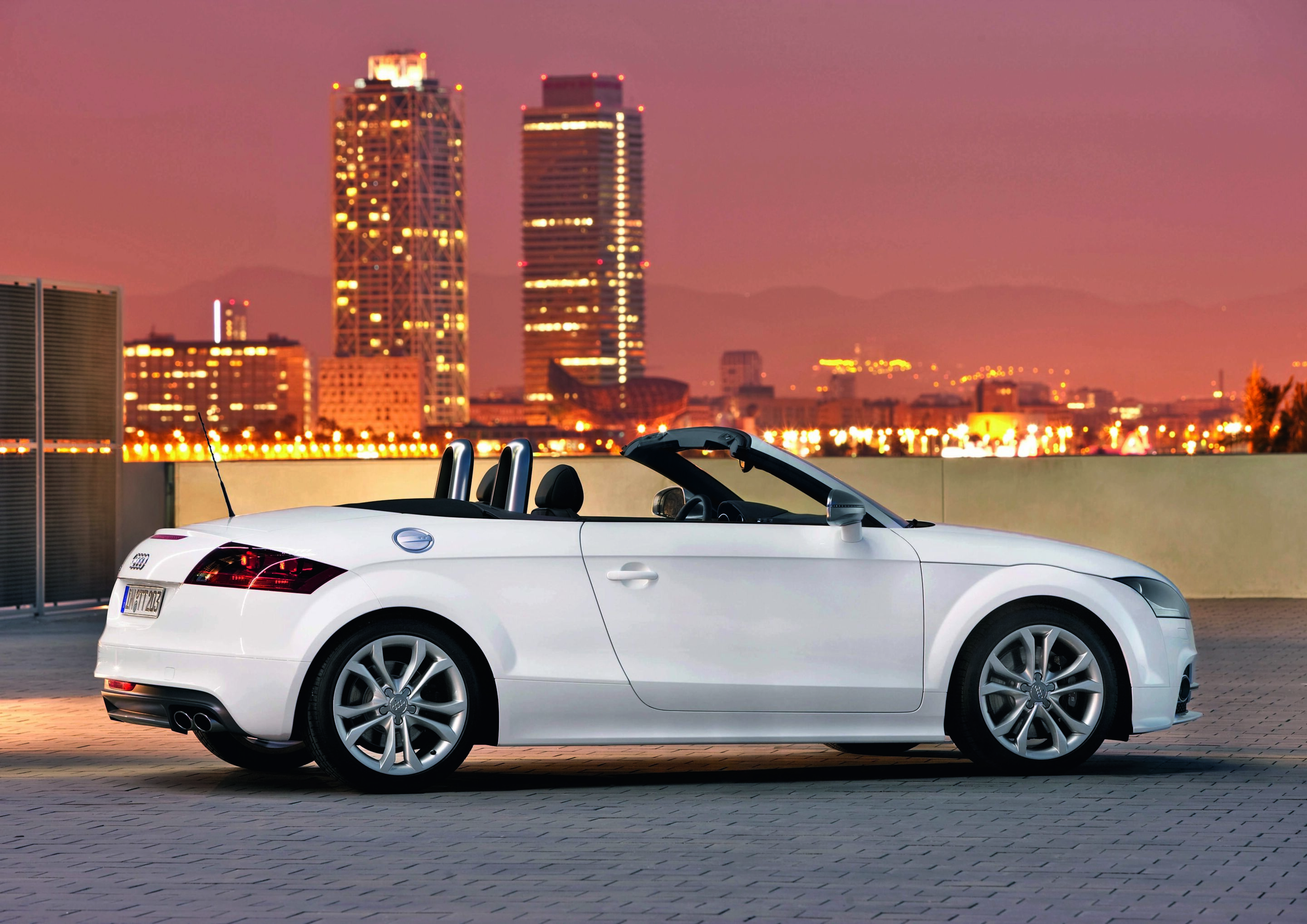 Audi TTS Roadster - Colour: Ibis White