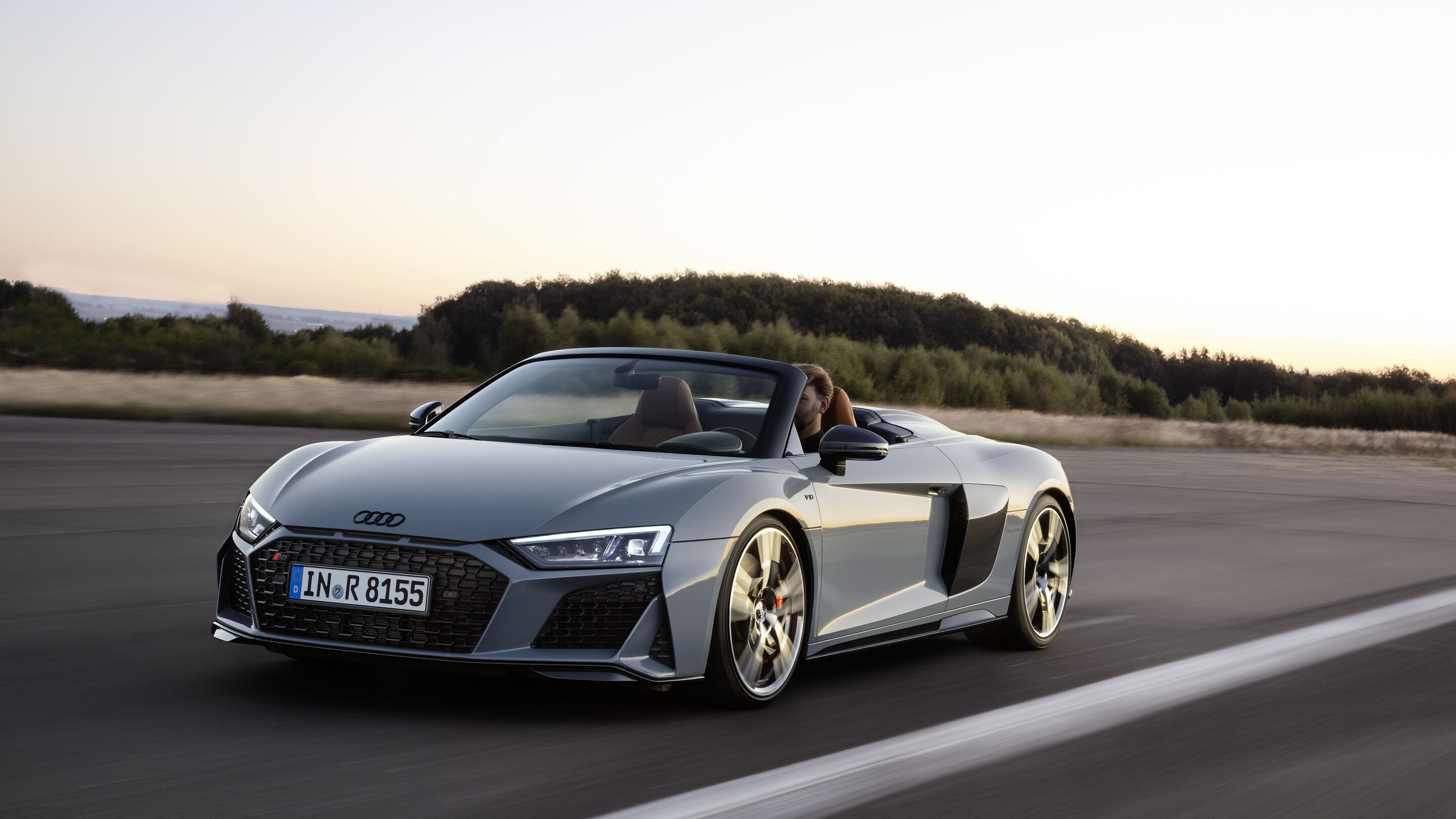 Audi R8 Spyder V10 performance quattro (until 2024) - Dynamic photo,
Colour: Kemora gray metallic
