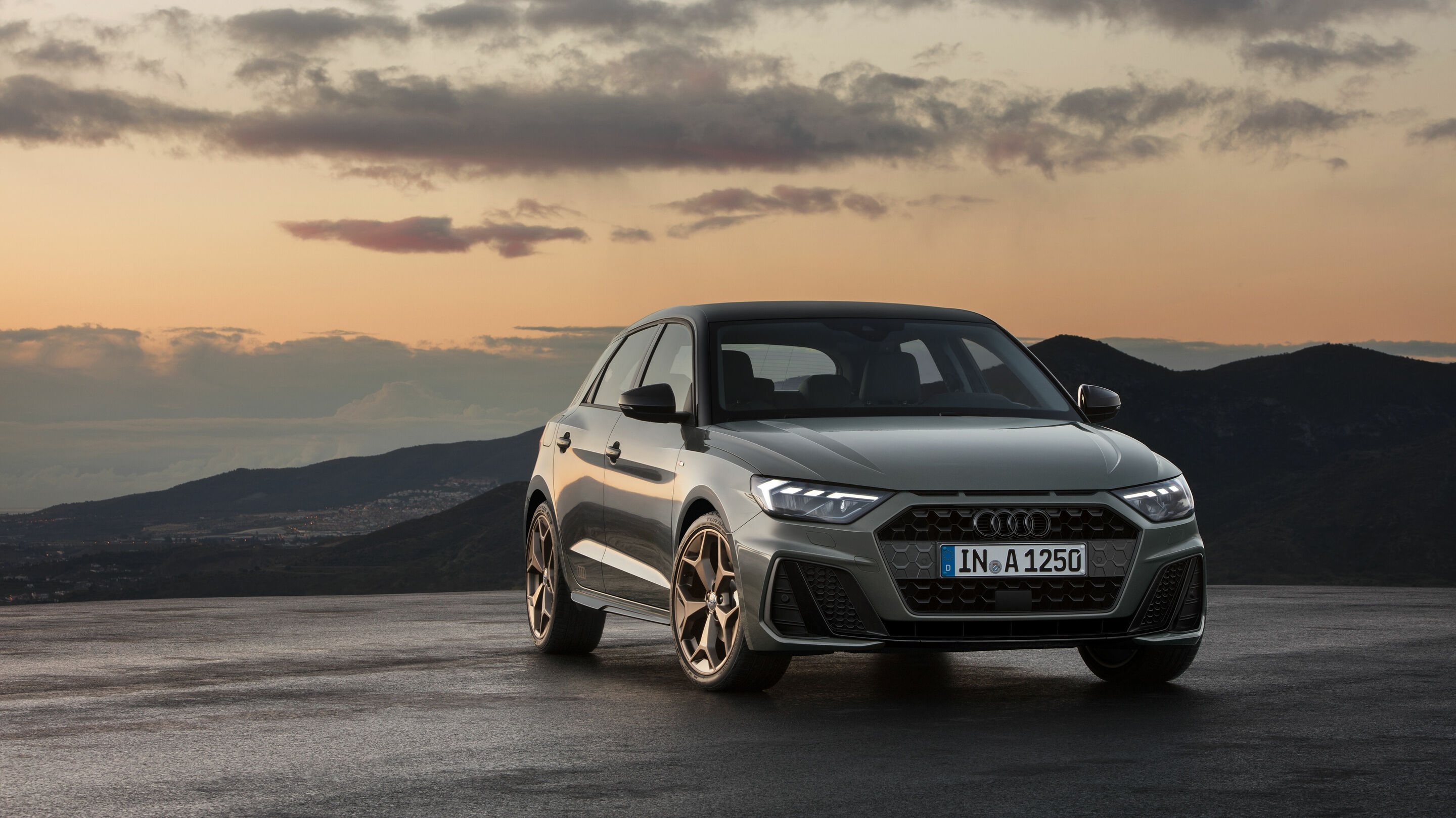 Audi A1 Sportback - Standaufnahme 
Farbe: Chronosgrau