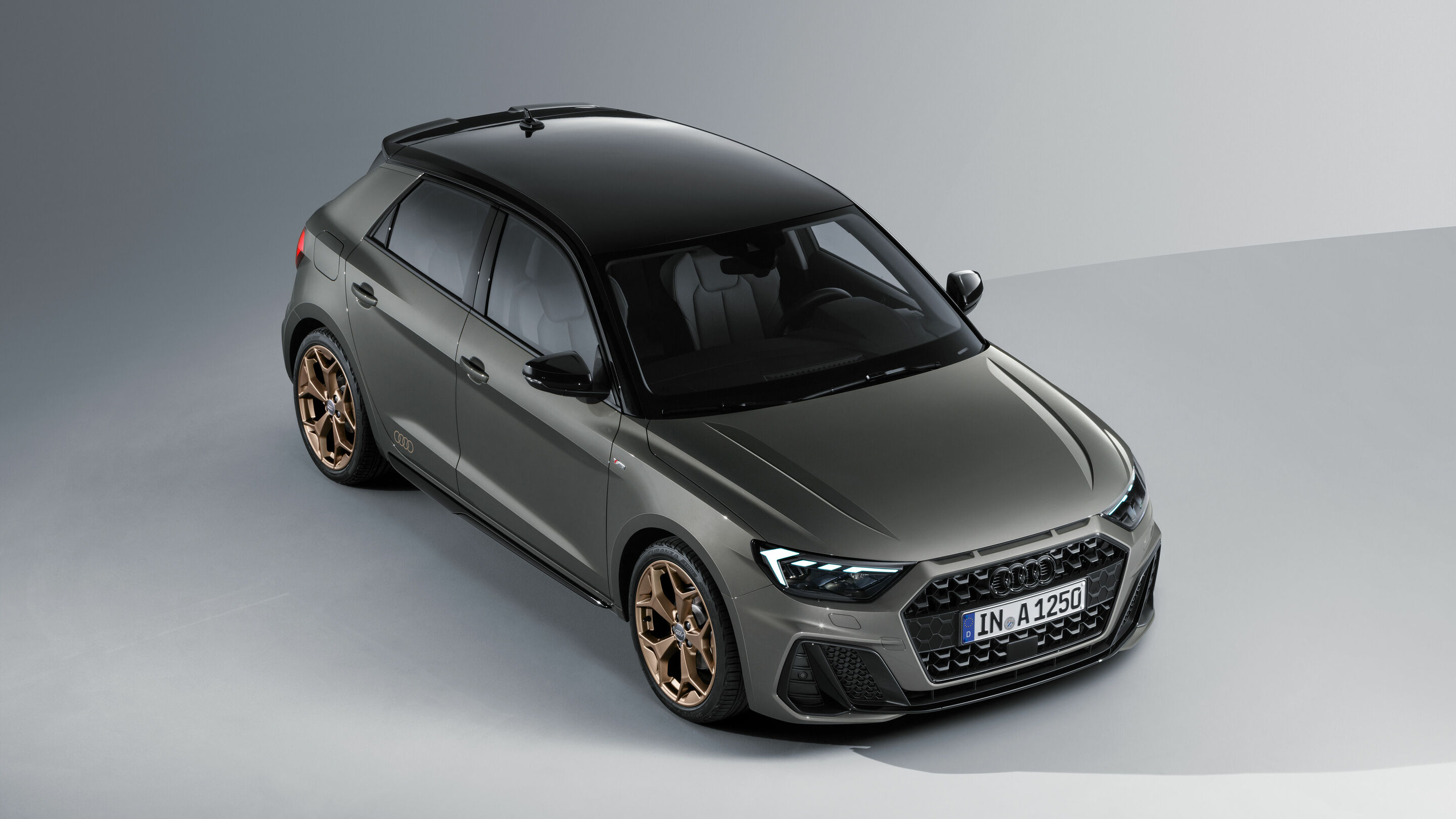 Audi A1 Sportback - Standaufnahme 
Farbe: Chronosgrau