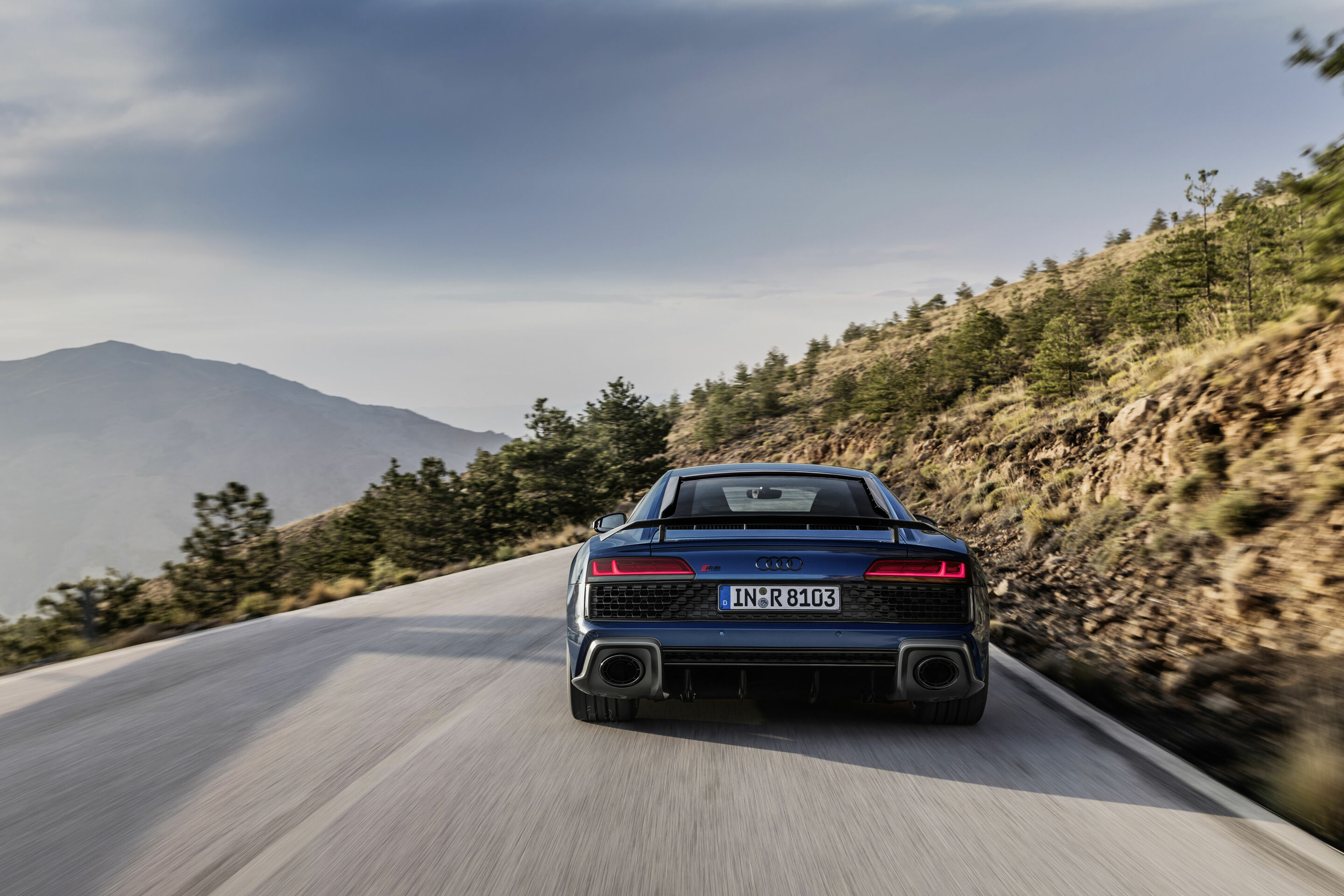 Audi R8 Coupé V10 performance quattro - Fahraufnahme
Farbe: Ascariblau metallic