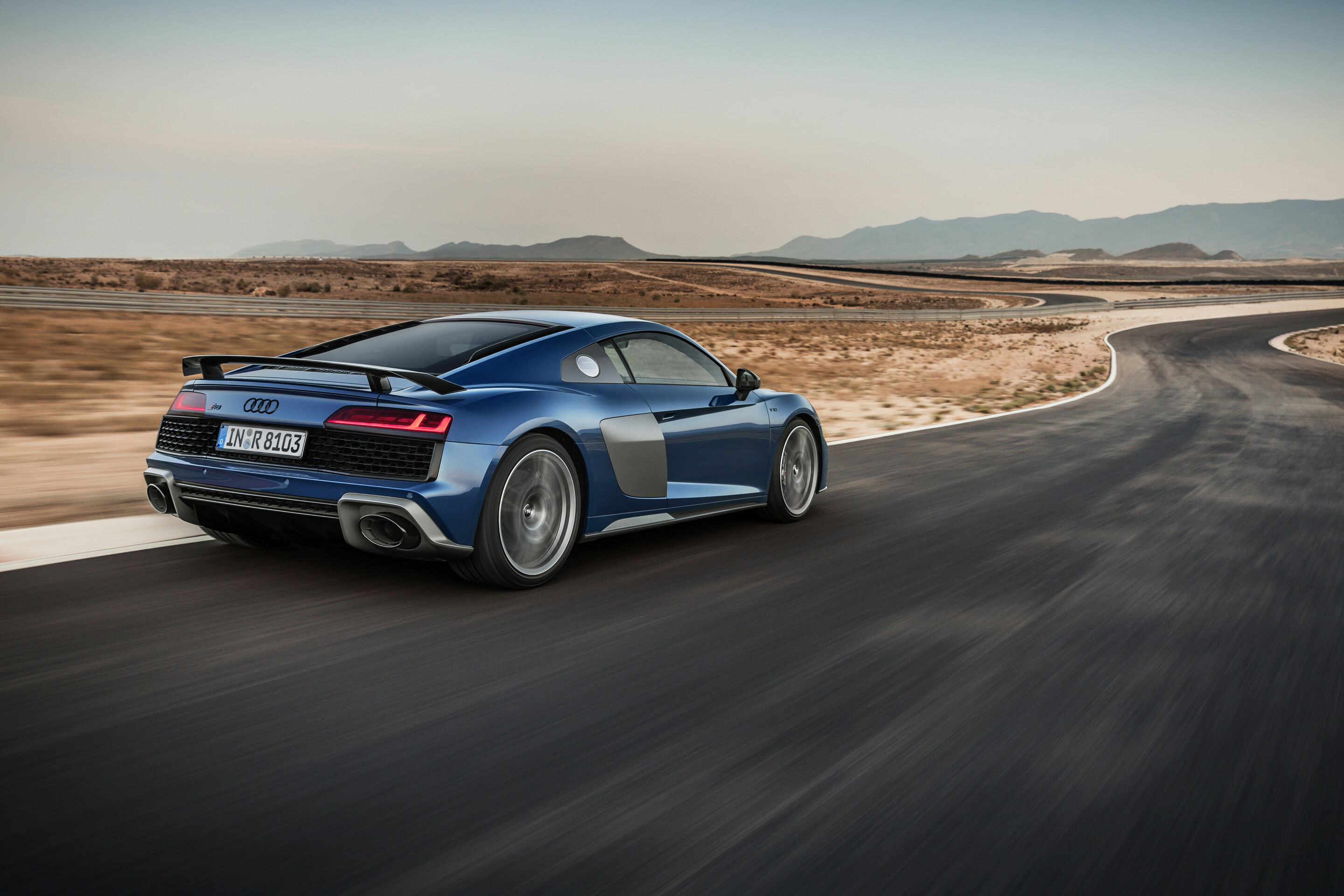 Audi R8 Coupé V10 performance quattro - Fahraufnahme
Farbe: Ascariblau metallic