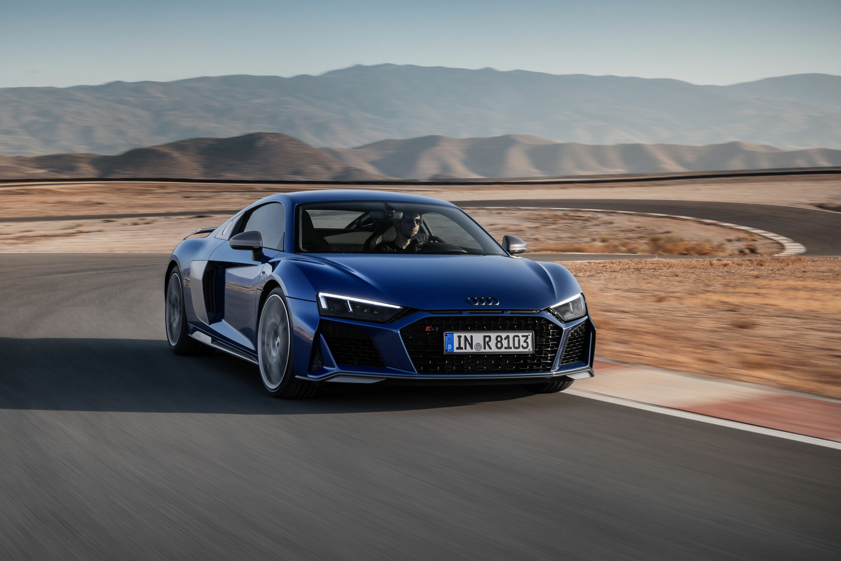 Audi R8 Coupé V10 performance quattro - Fahraufnahme
Farbe: Ascariblau metallic