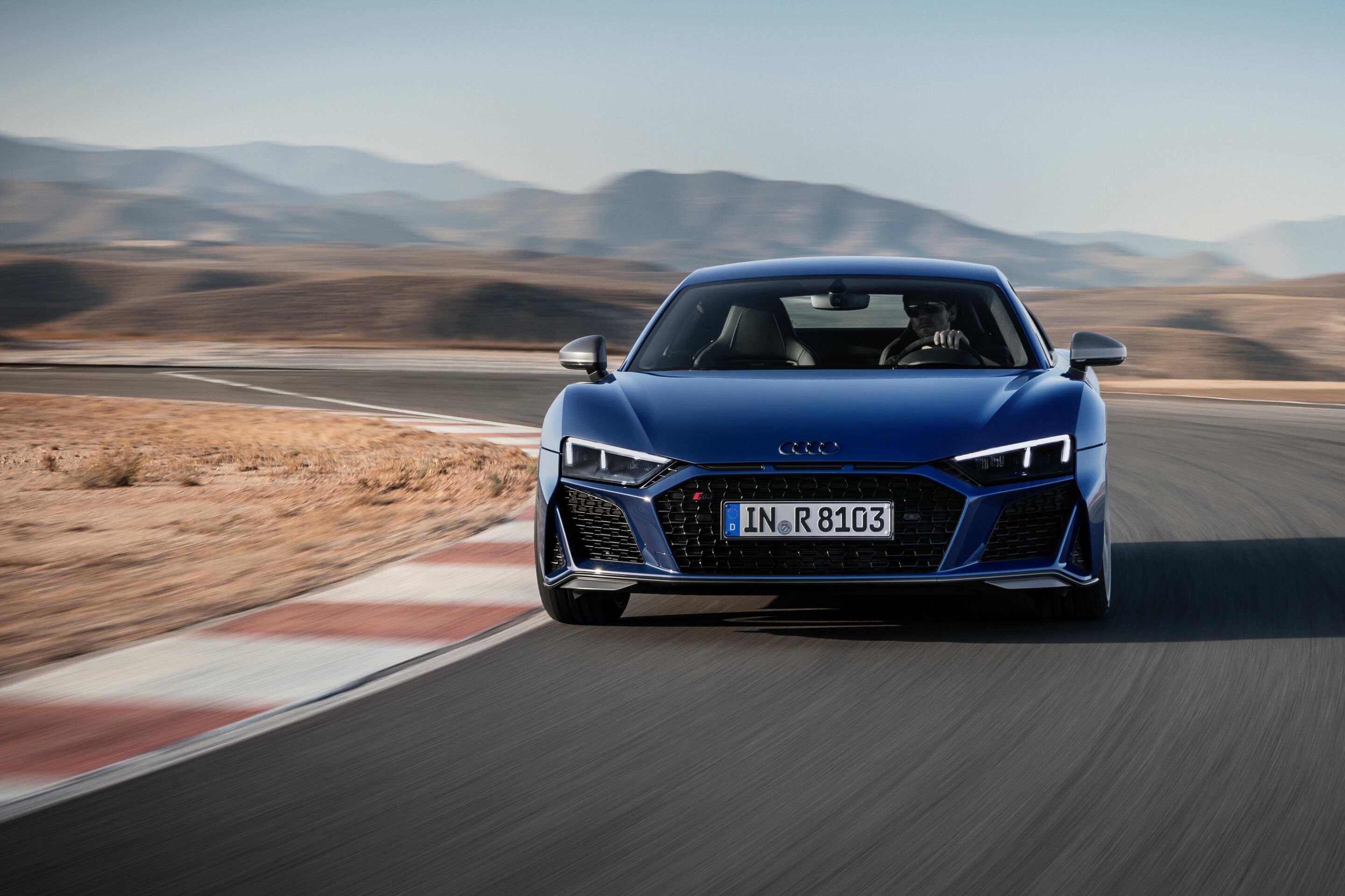 Audi R8 Coupé V10 performance quattro - Dynamic  photo
Colour: Ascari Blue metallic