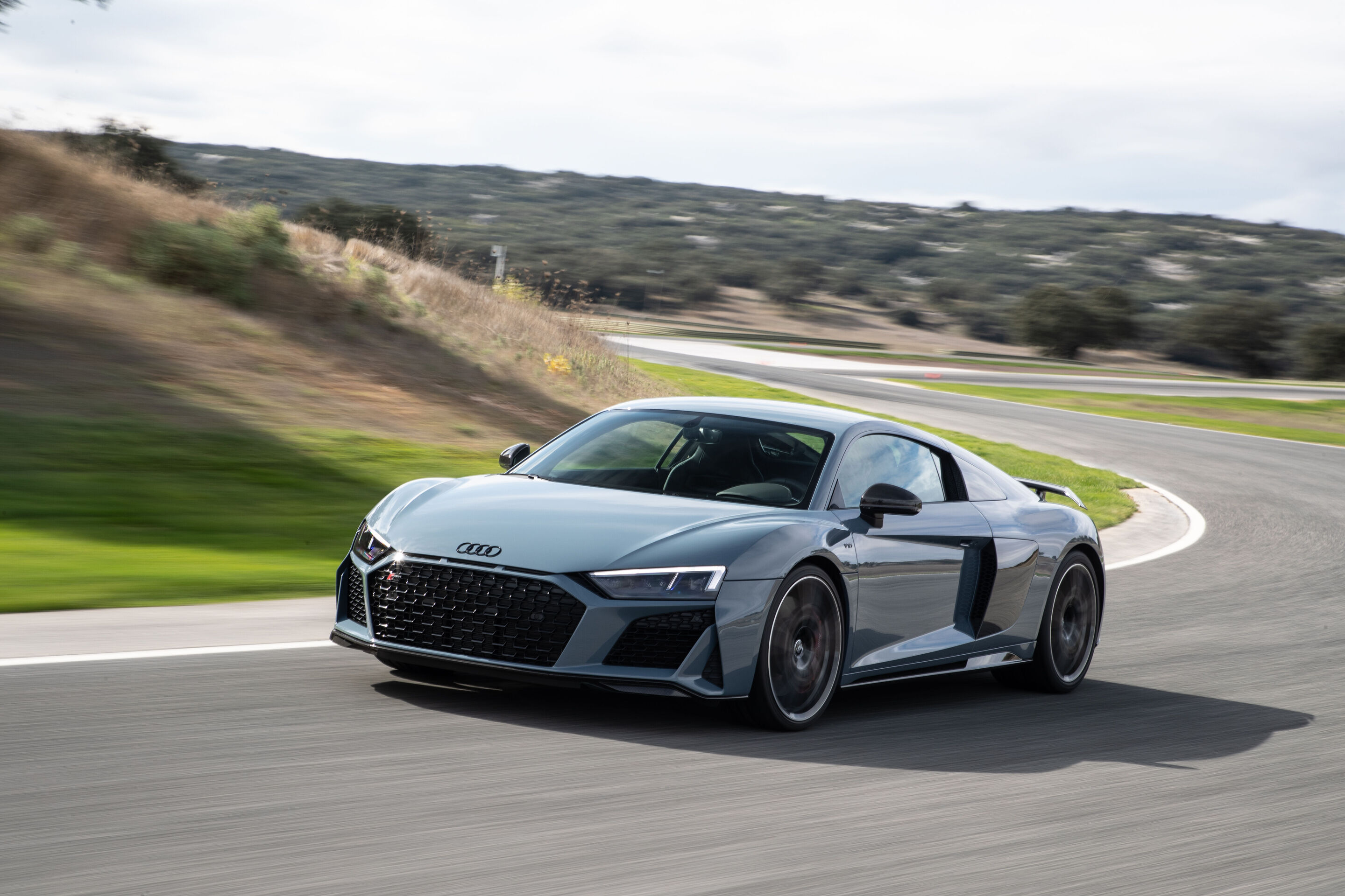Audi R8 Coupé V10 performance quattro (bis 2024) - Fahraufnahme
Farbe: Kemoragrau metallic