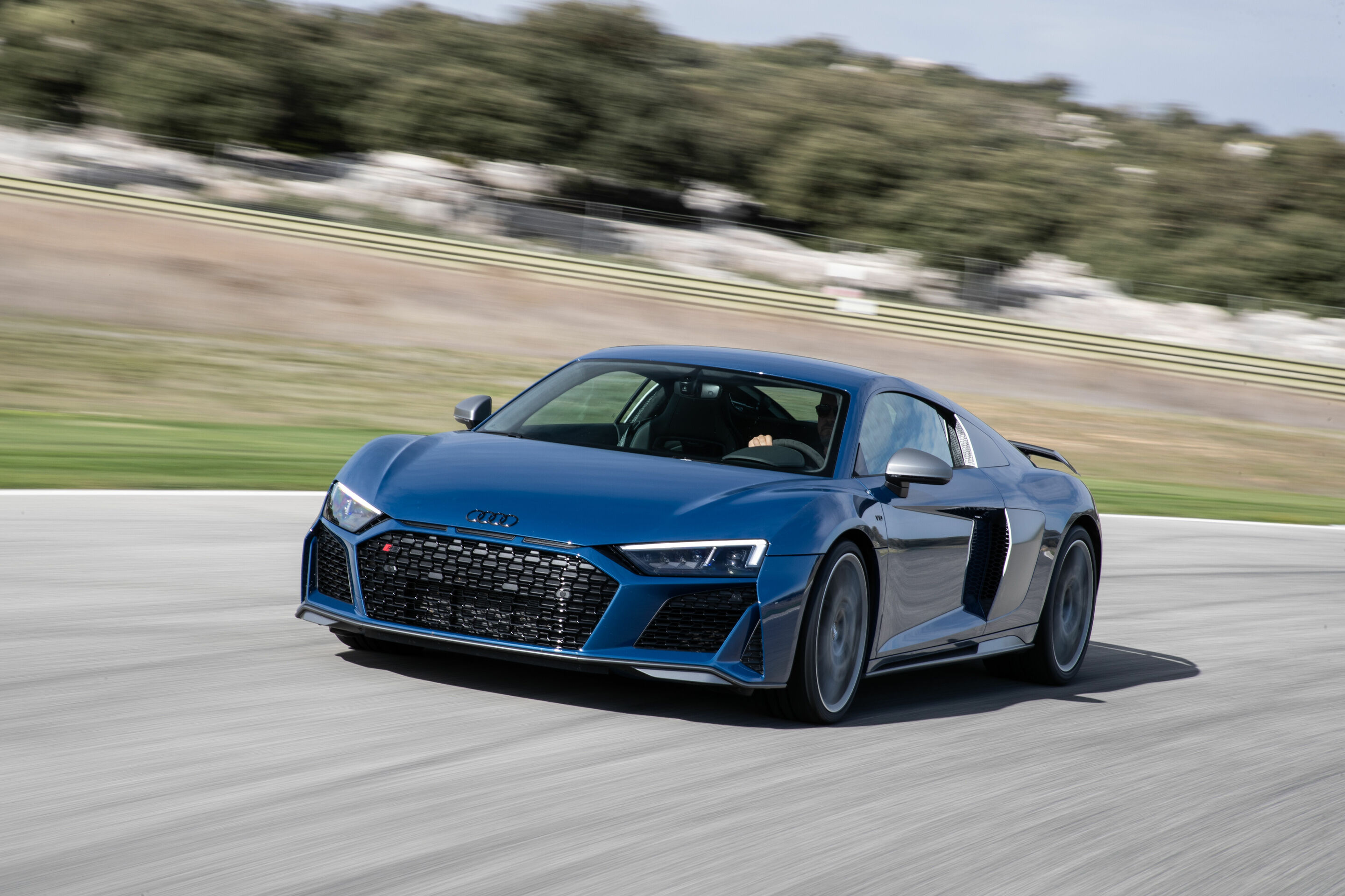 Audi R8 Coupé V10 performance quattro - Dynamic Photo 
Ascari Blue metallic