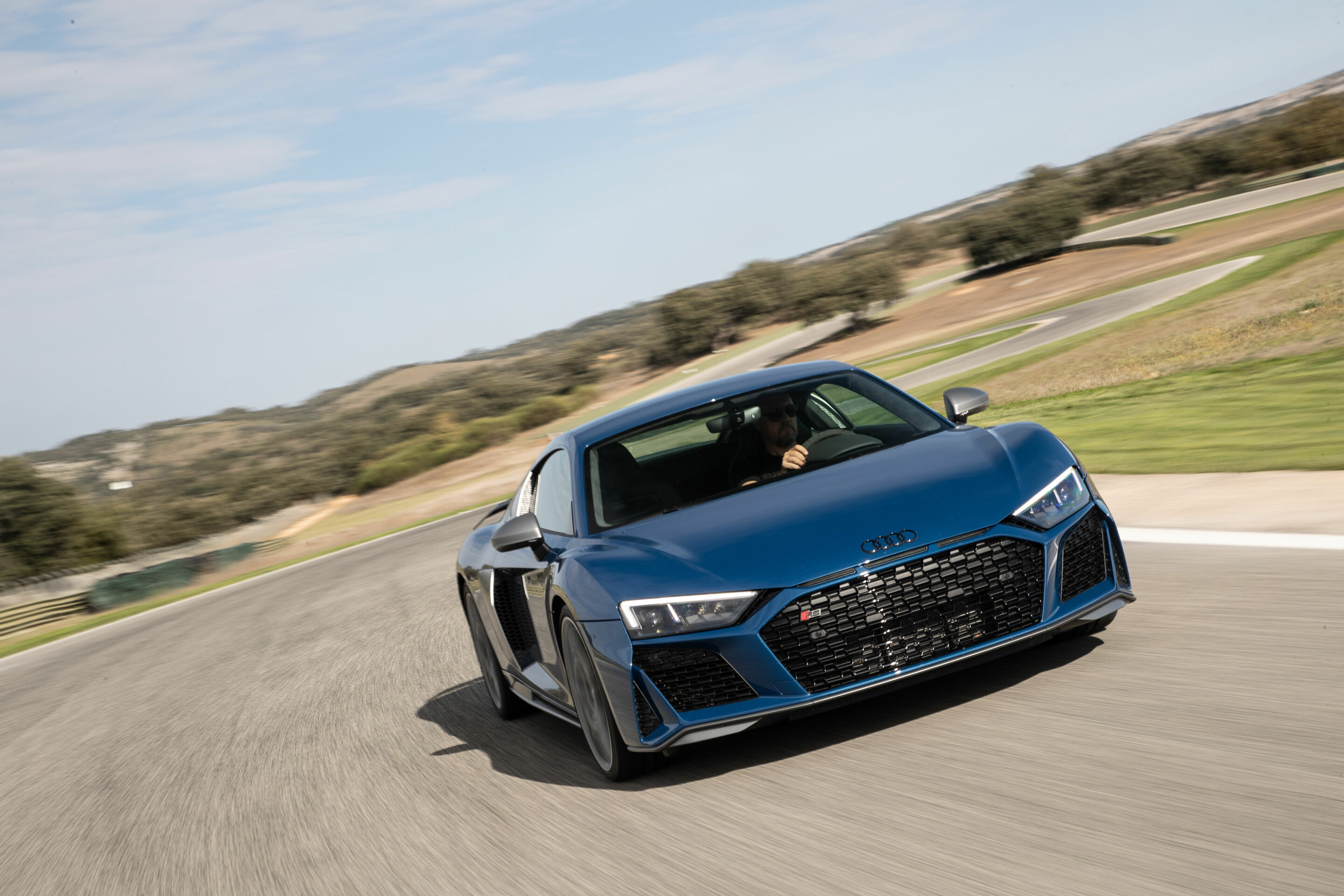 Audi R8 Coupé V10 performance quattro - Fahraufnahme 
Ascariblau Metallic
