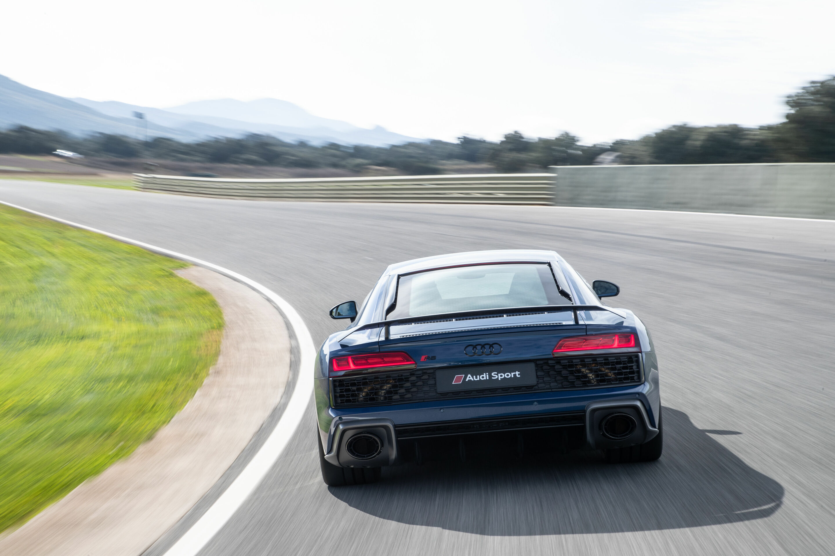 Audi R8 Coupé V10 performance quattro - Fahraufnahme 
Ascariblau Metallic