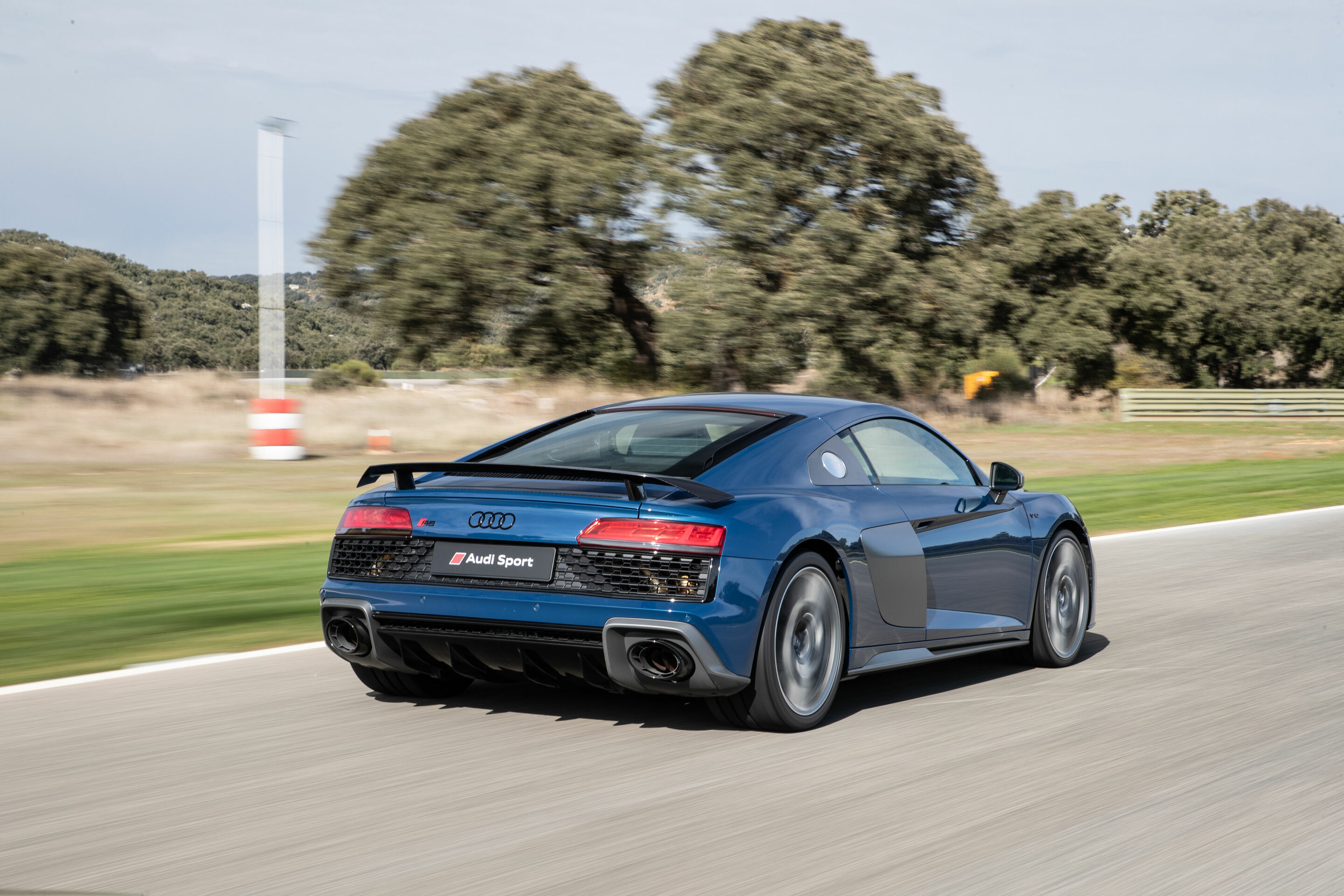 Audi R8 Coupé V10 performance quattro - Standaufnahme 
Farbe: Ascariblau Metallic