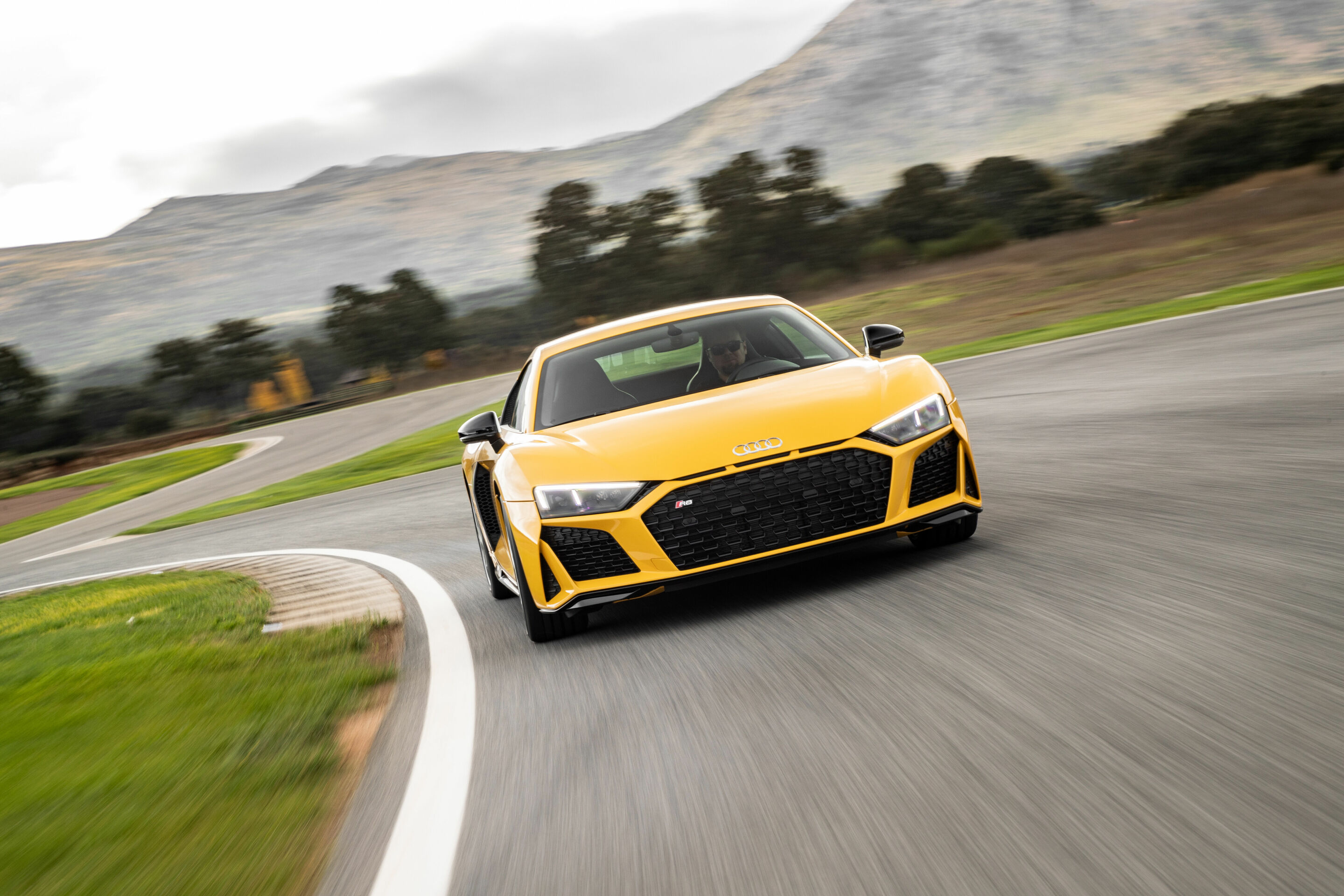 Audi R8 Spyder V10 performance quattro - Dynamic Photo 
Colour: Vegas yellow