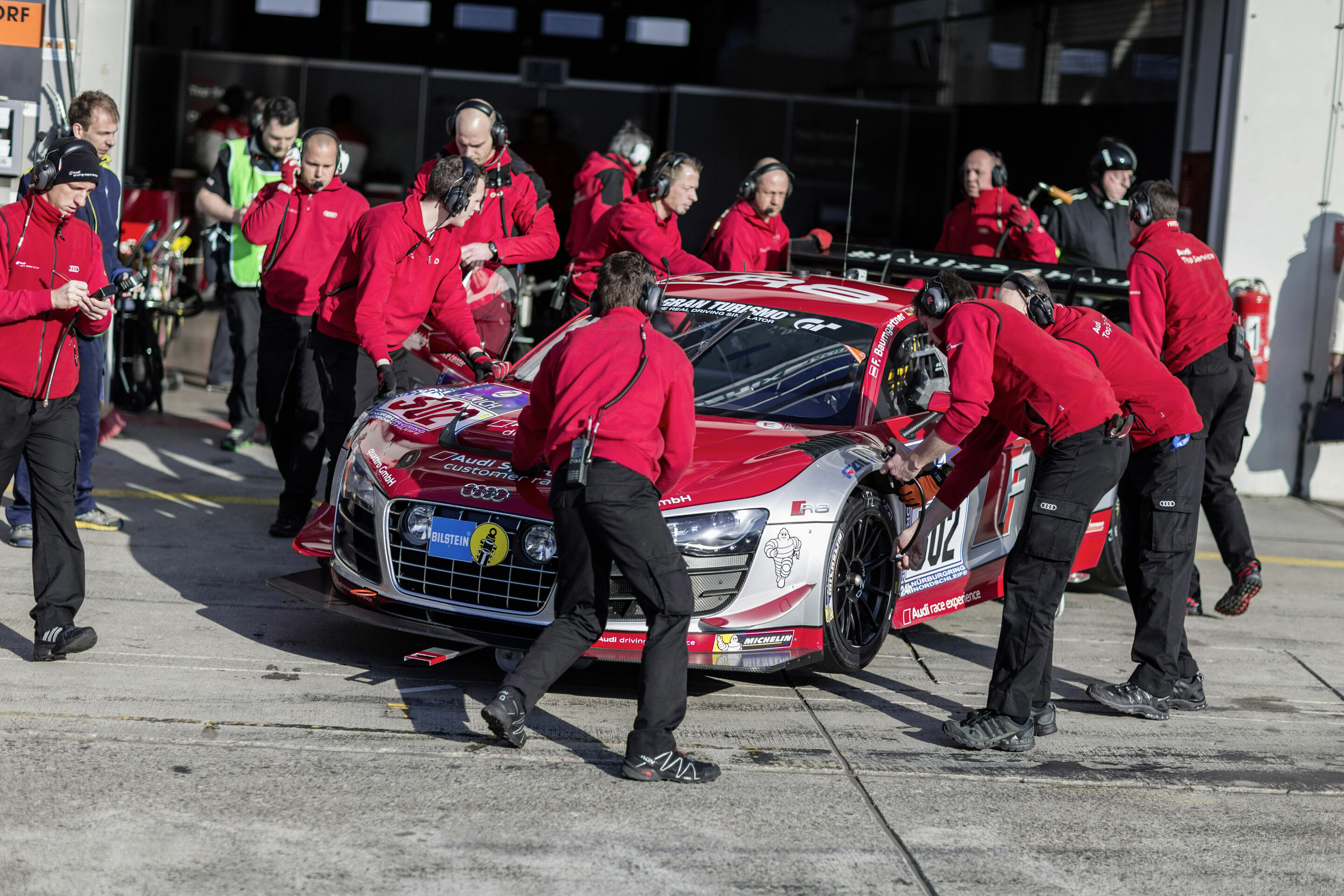 Felix Baumgartner to drive Audi R8 at Nürburgring 24 Hours - Pit-stop for the R8 LMS ultra