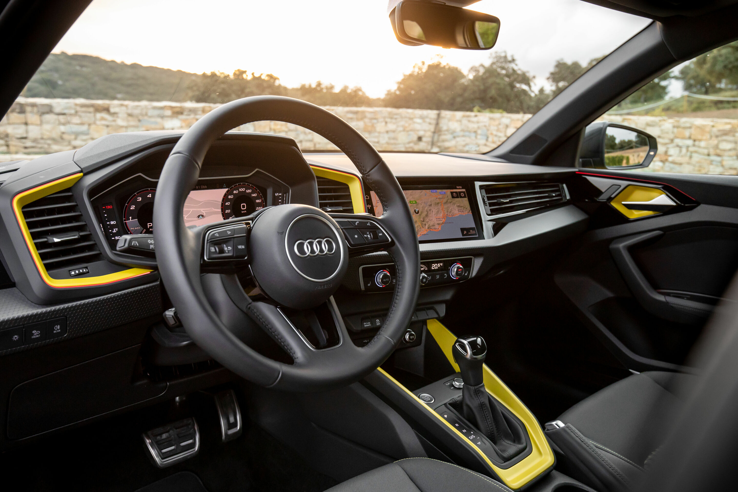 Audi A1 Sportback - Cockpit
Farbe: Pythongelb