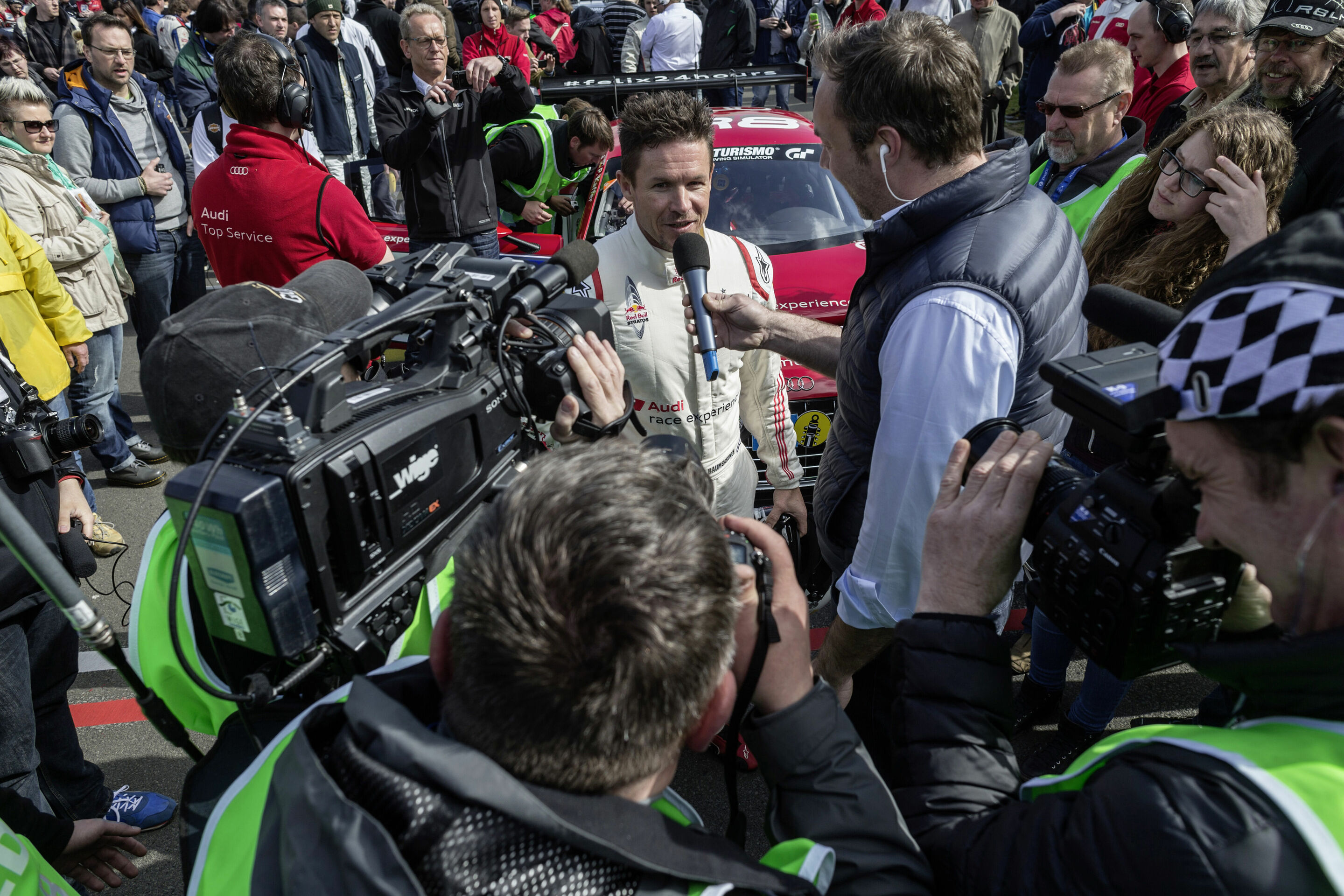 Felix Baumgartner startet im Audi R8 beim 24-Stunden-Rennen auf dem Nürburgring - Felix Baumgartner im Interview