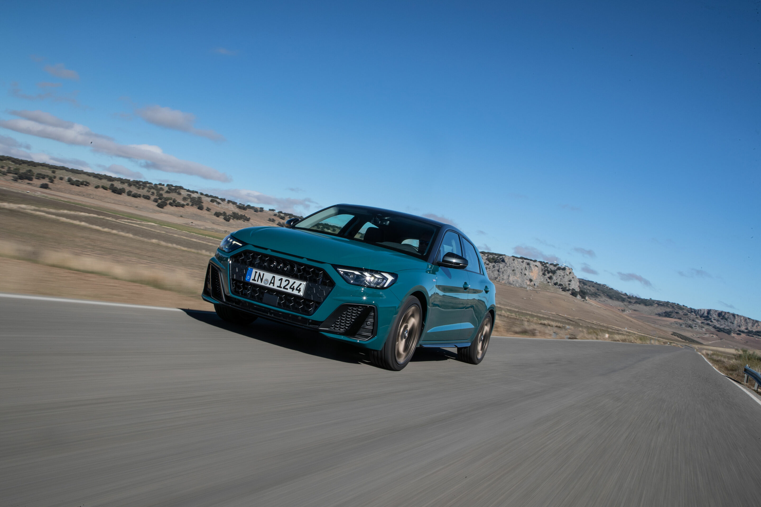 Audi A1 Sportback - Fahraufnahme 
Farbe: Tiomangrün