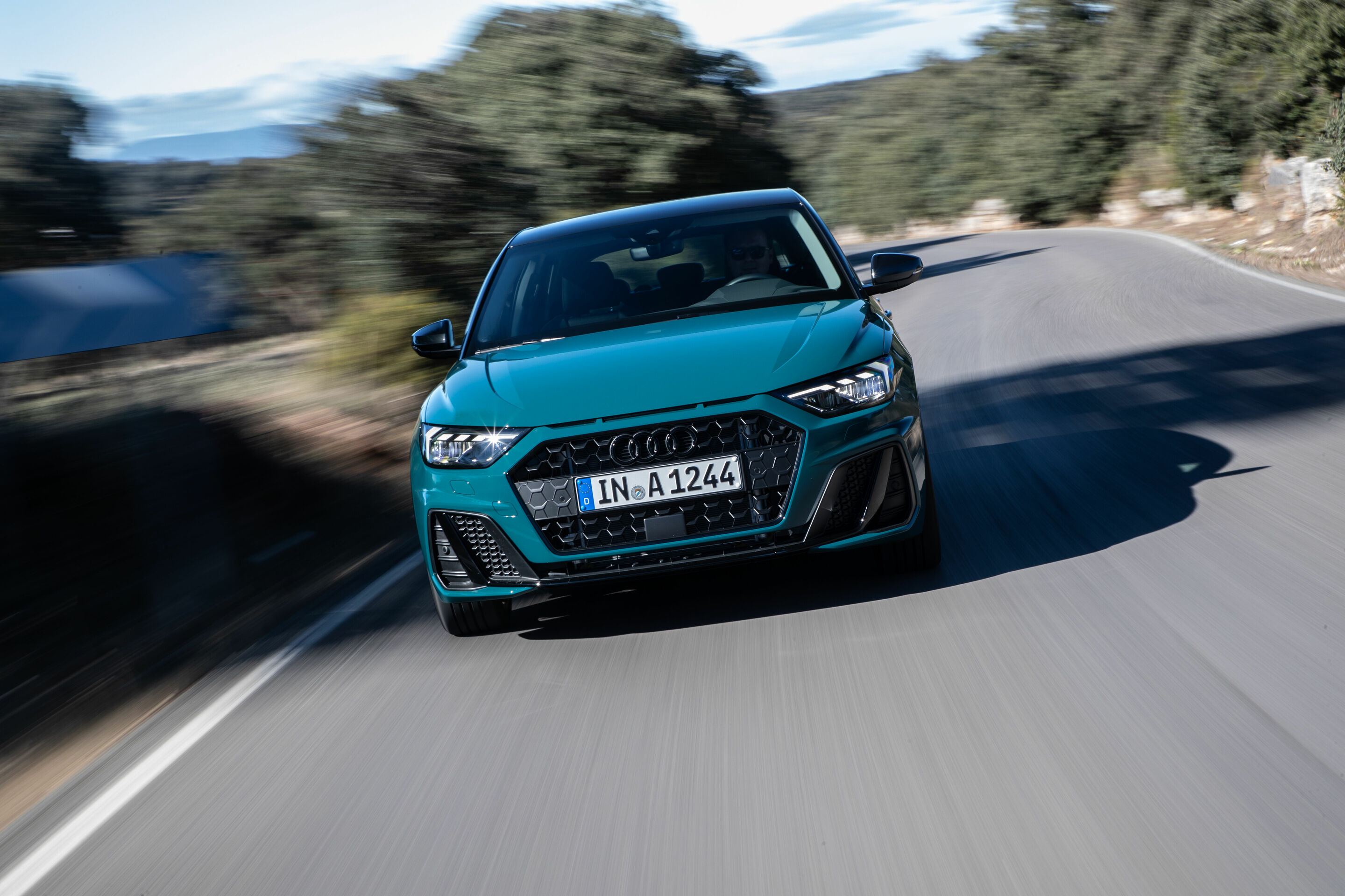 Audi A1 Sportback - Fahraufnahme 
Farbe: Tiomangrün