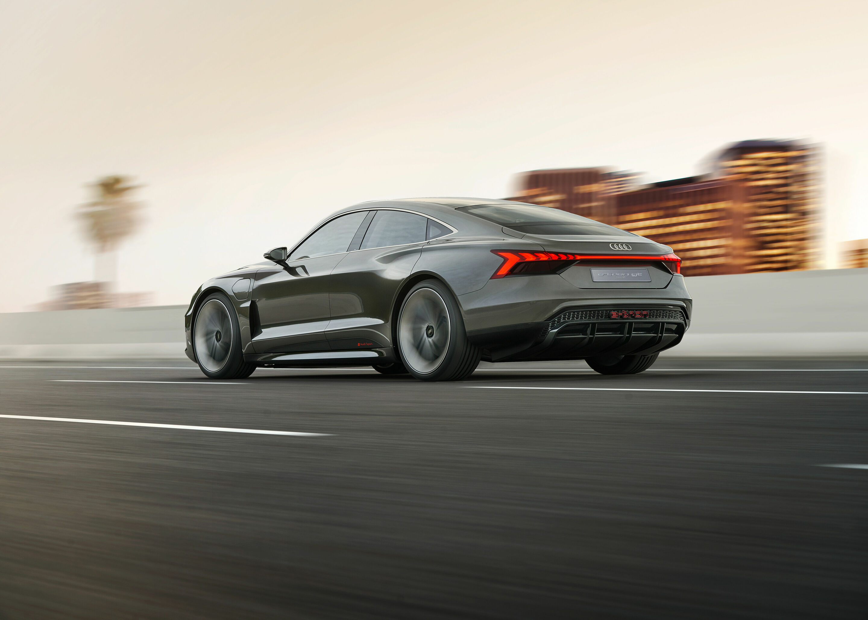Audi e-tron GT concept (2018) - Dynamic Photo
Colour: kinetic dust