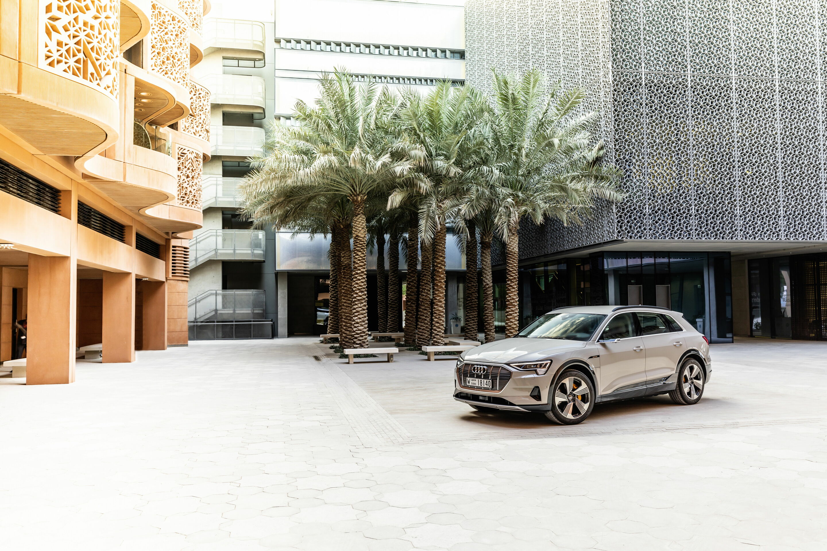 The Audi e-tron at Masdar City - The Audi e-tron in Abu Dhabi,
Static photo, 
Color: Siam beige