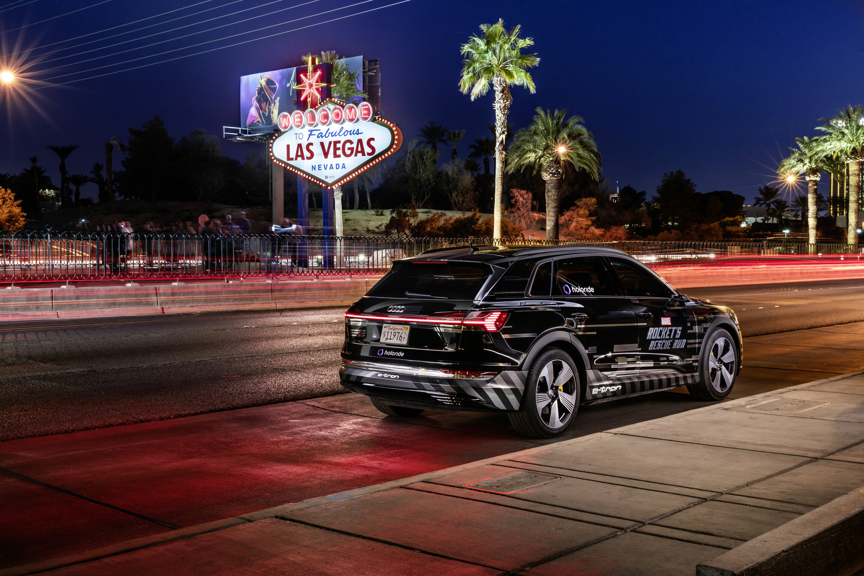 Audi turns the car into a virtual reality experience platform at CES and presents a technology that adopts virtual content to the movements of a vehicle in real time. - Audi e-tron