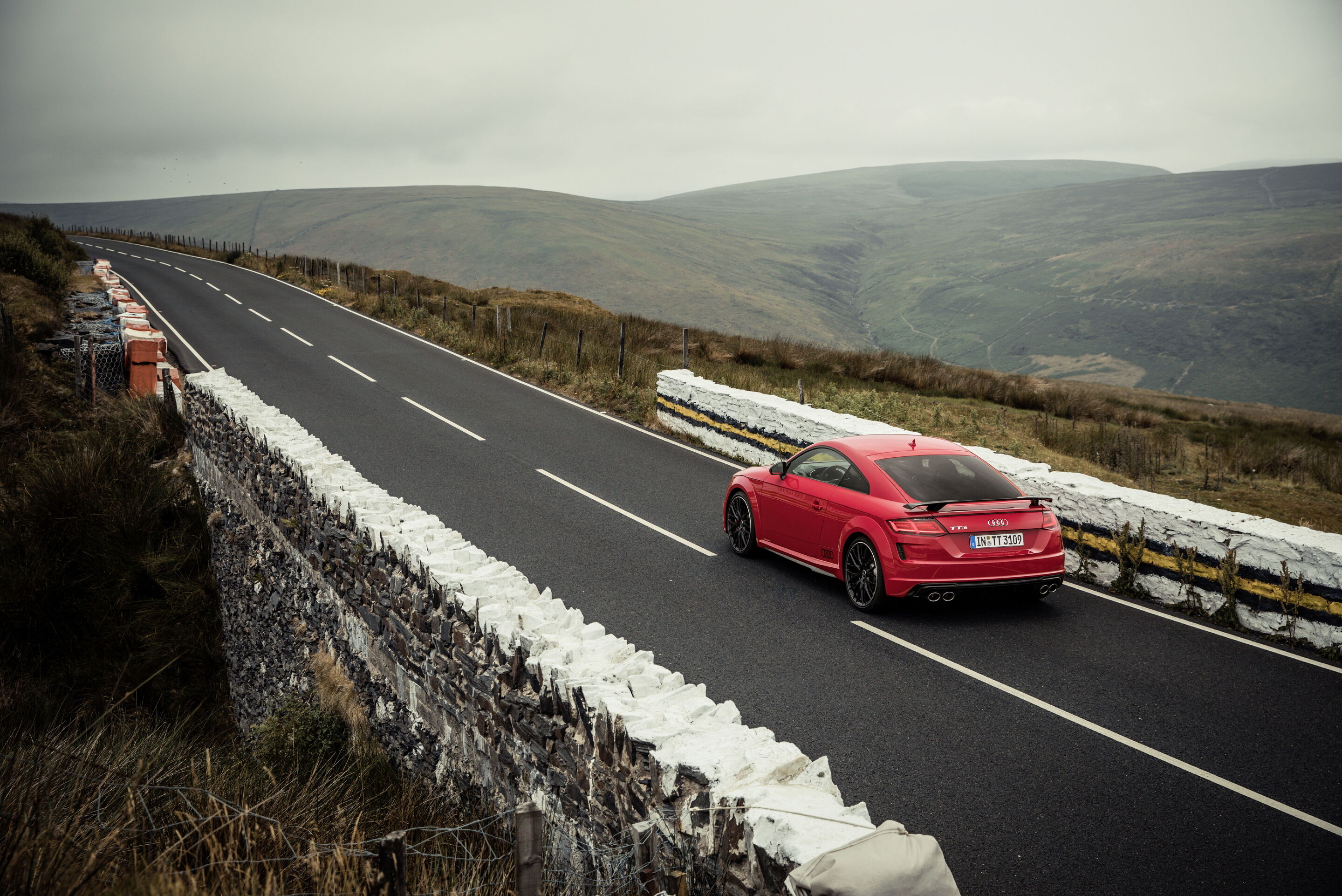 Audi TTS competition  (until 2023) - Dynamic photo, 
Colour: Tango red