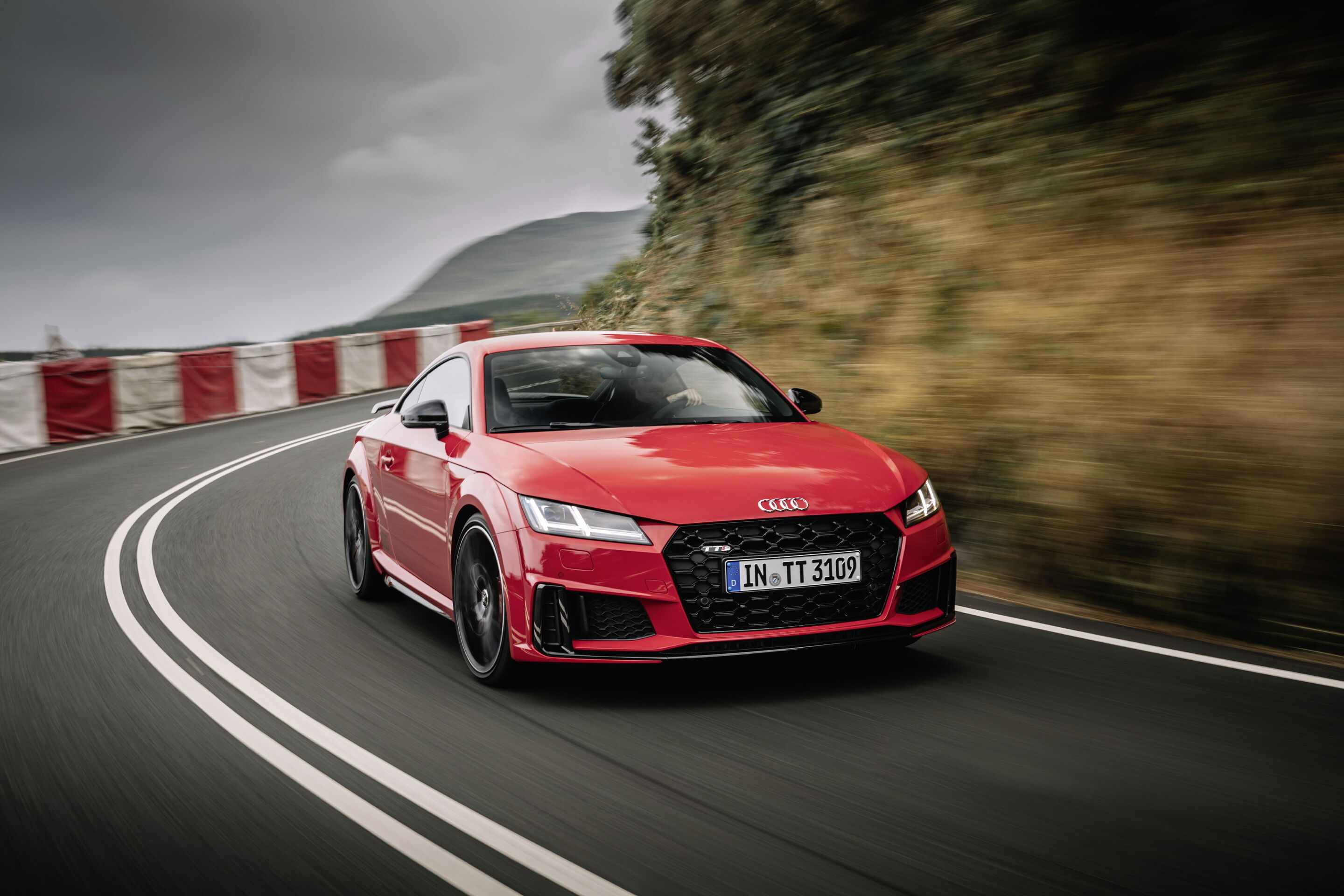 Audi TTS competition (until 2023) - Dynamic photo,
Colour: Tango red