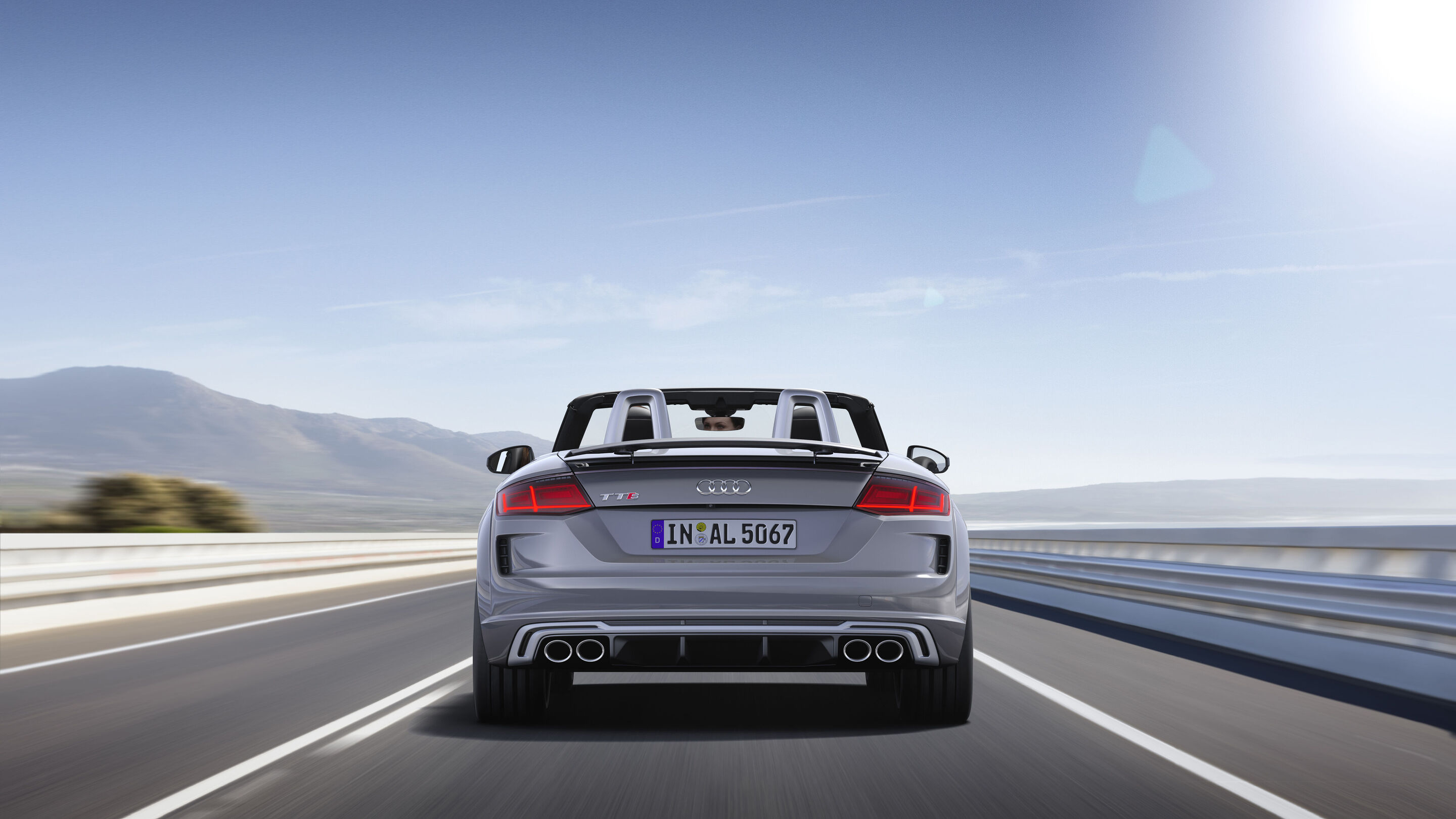 Audi TTS Roadster (bis 2023) - Fahraufnahme
Farbe: Nardograu