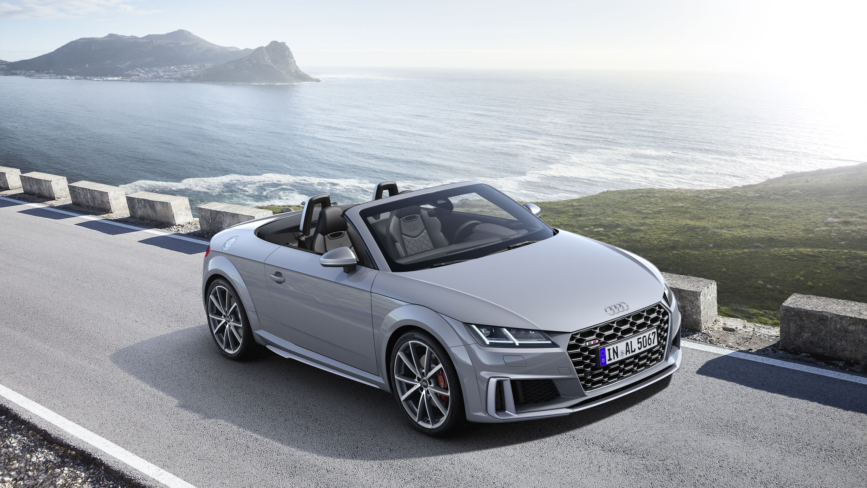 Audi TTS Roadster (bis 2023) - Standaufnahme
Farbe: Nardograu