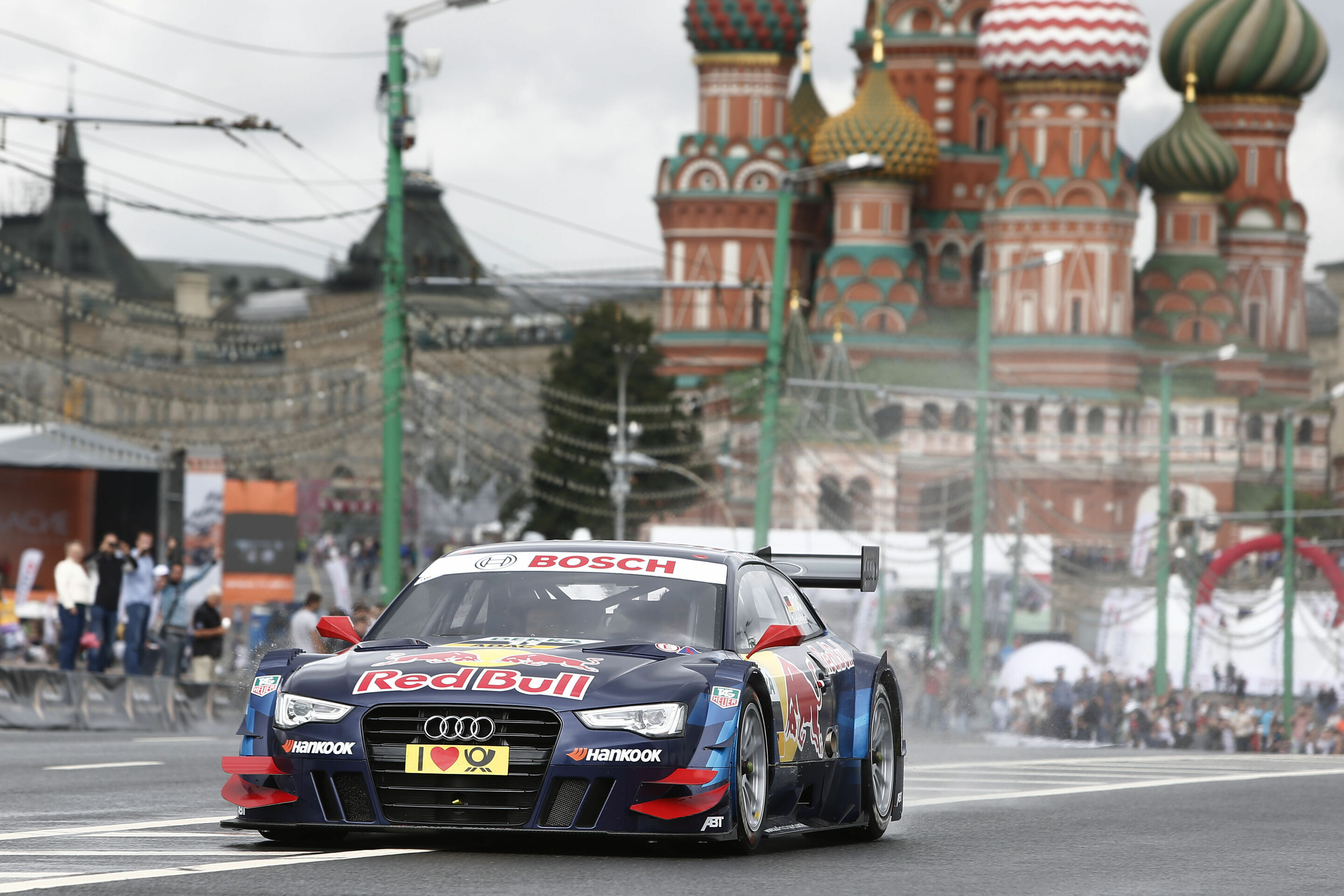 Audi RS 5 DTM vor Rennpremiere in Moskau - Audi präsentierte sich beim Show-Event in Moskau
