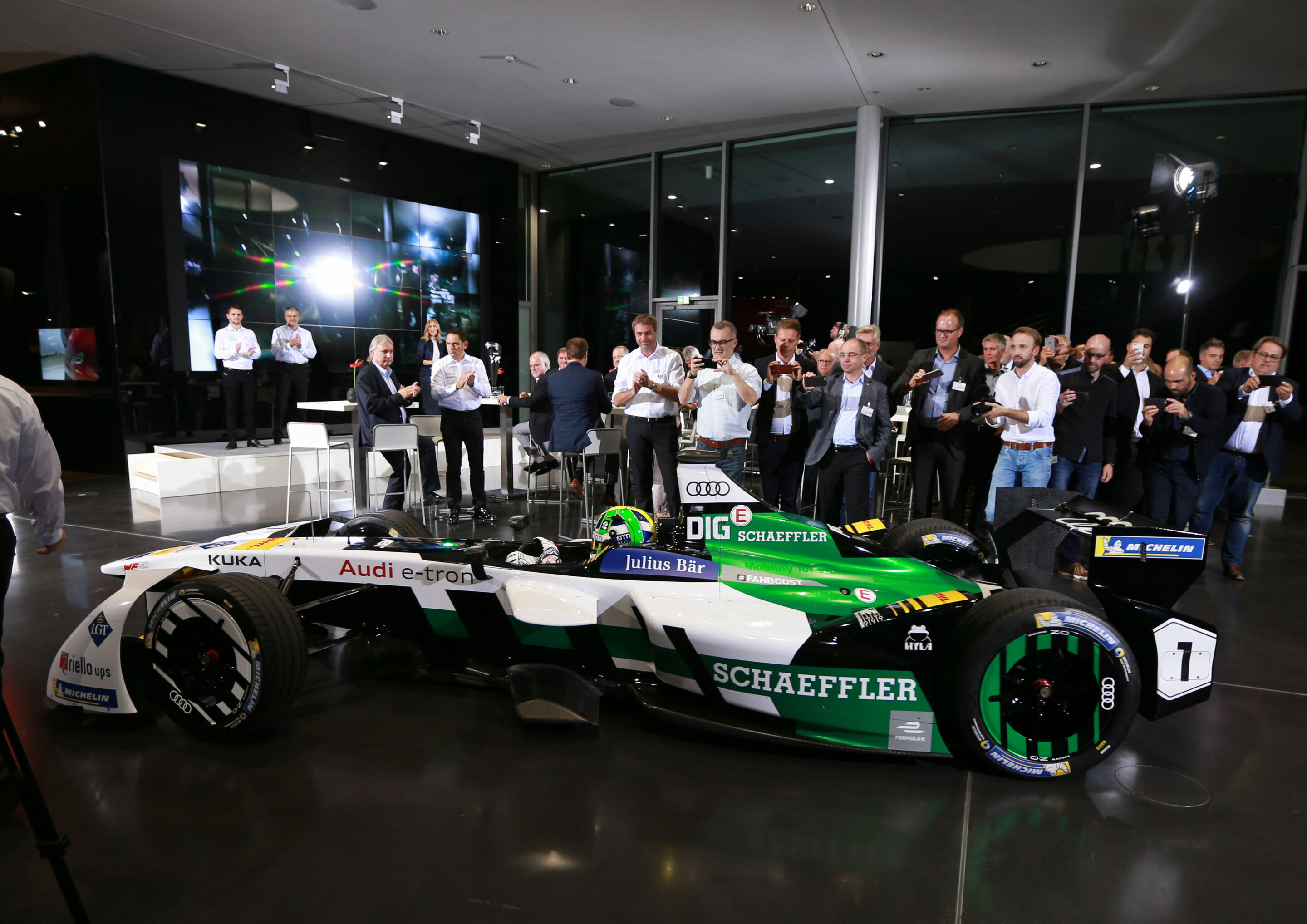 Audi Motorsport Historie - 2017: Audi steigt als erster deutscher Automobilhersteller in die Formel E ein