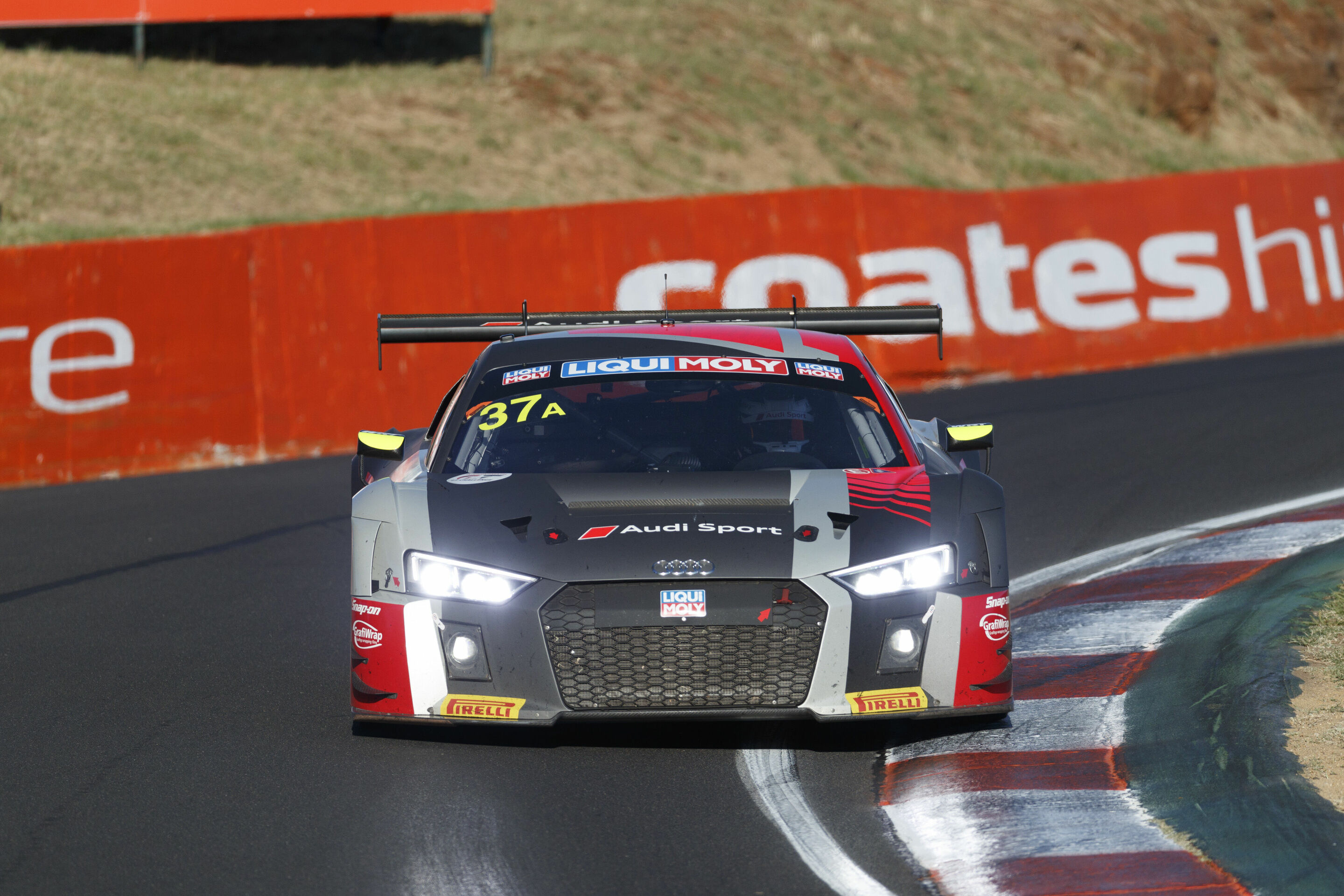 Audi Motorsport Historie - 2018: Dritter Sieg beim 12-Stunden-Rennen in Bathurst