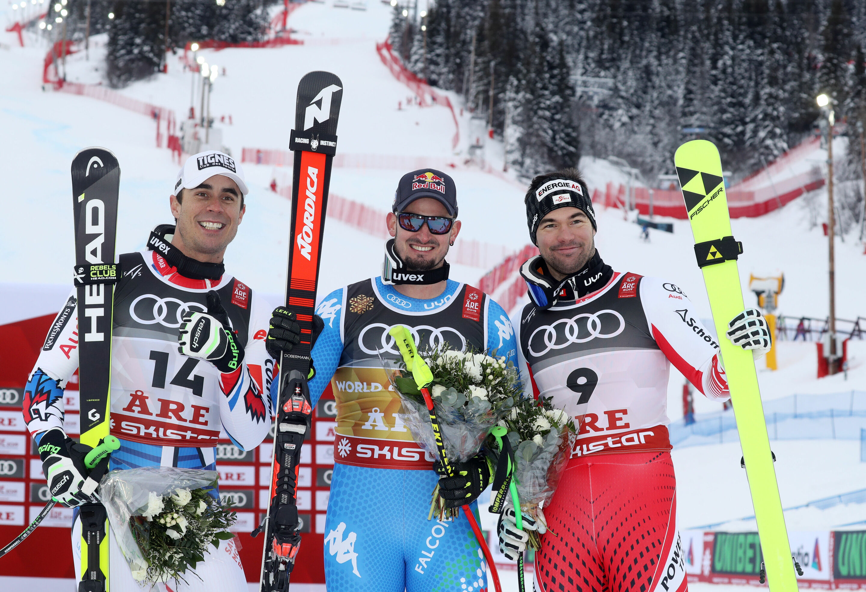 FIS Alpine Ski-WM in Åre 2019 - Männer, Super G - Siegerbild im Super G:
Johan Clarey (FRA) links, Vincent Kriechmayr (AUT) rechts, beide auf Platz 2, Dominik Paris (ITA) Mitte, Sieger Platz 1